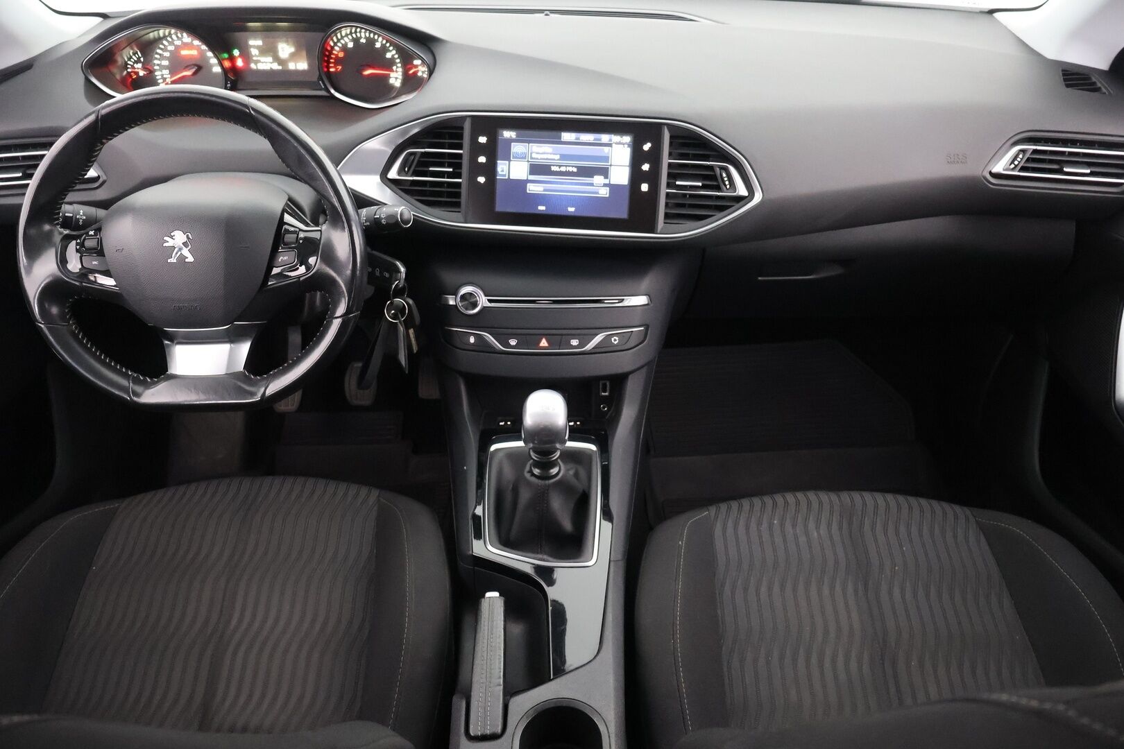 Peugeot 308 2015 SW Active PureTech 130 - Myydään  Huutokaupat.com - – Tämä auto myydään huutokaupat.com -sivuston kautta
