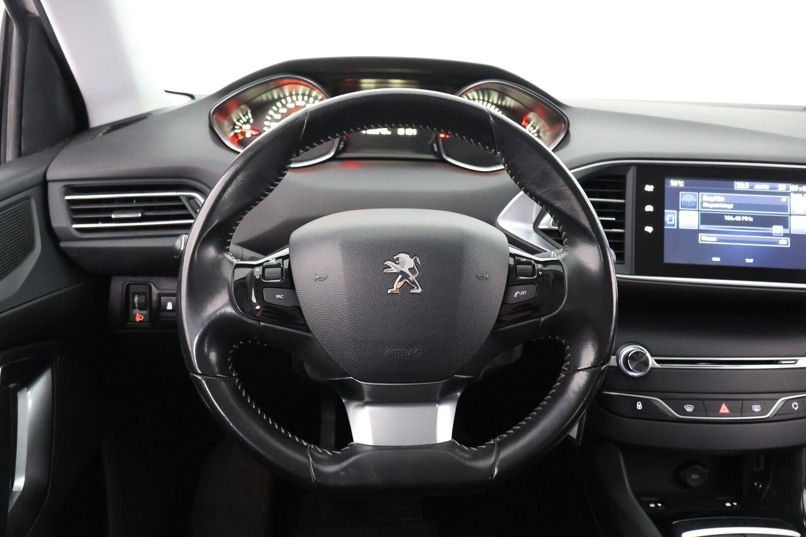 Peugeot 308 2015 SW Active PureTech 130 - Myydään  Huutokaupat.com - – Tämä auto myydään huutokaupat.com -sivuston kautta