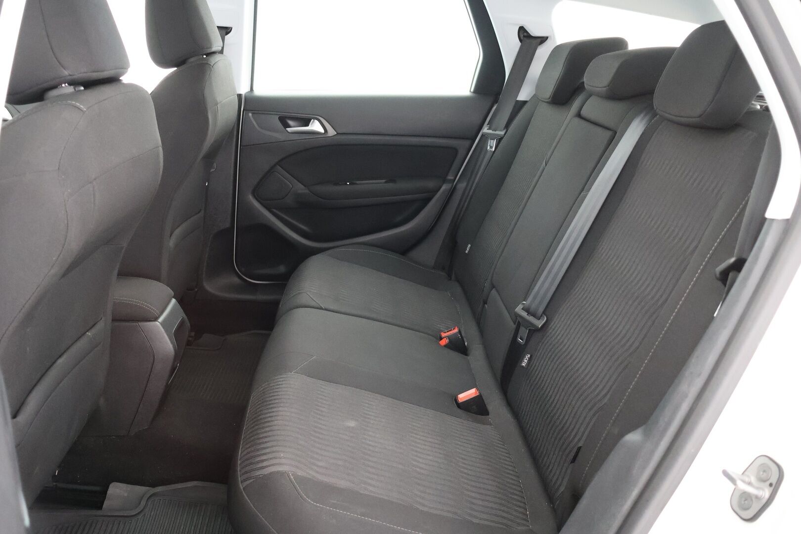 Peugeot 308 2015 SW Active PureTech 130 - Myydään  Huutokaupat.com - – Tämä auto myydään huutokaupat.com -sivuston kautta