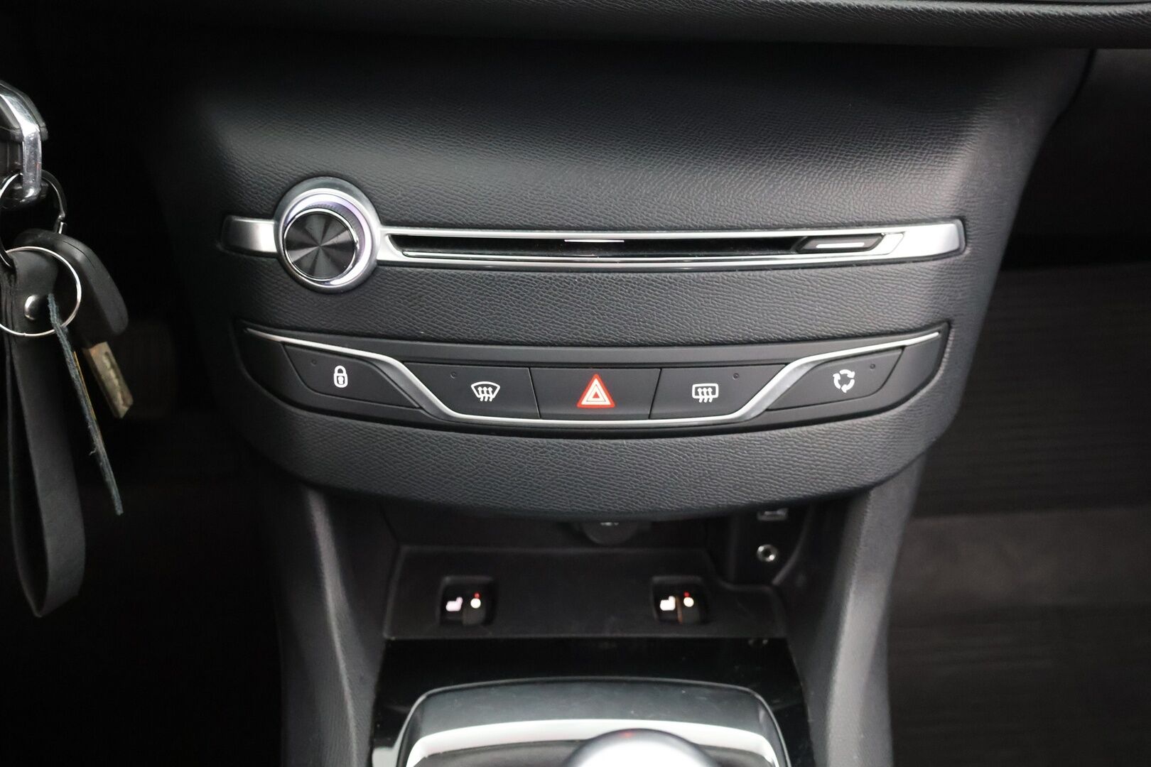 Peugeot 308 2015 SW Active PureTech 130 - Myydään  Huutokaupat.com - – Tämä auto myydään huutokaupat.com -sivuston kautta