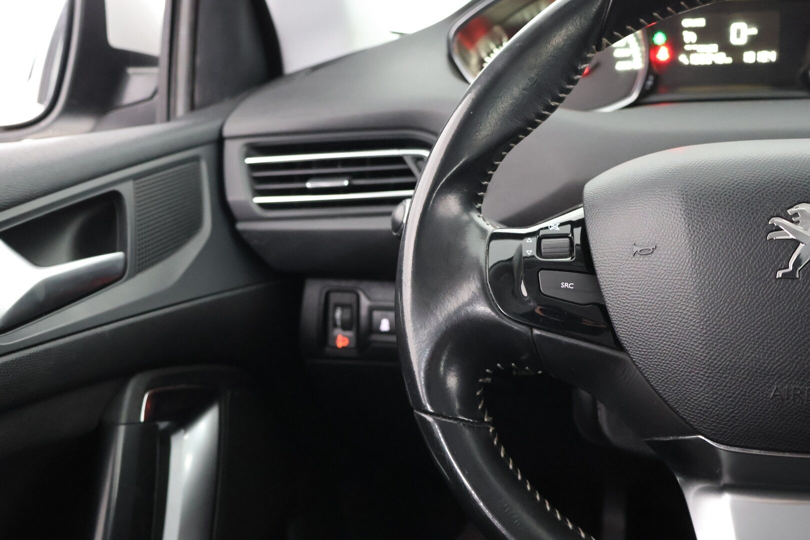 Peugeot 308 2015 SW Active PureTech 130 - Myydään  Huutokaupat.com - – Tämä auto myydään huutokaupat.com -sivuston kautta