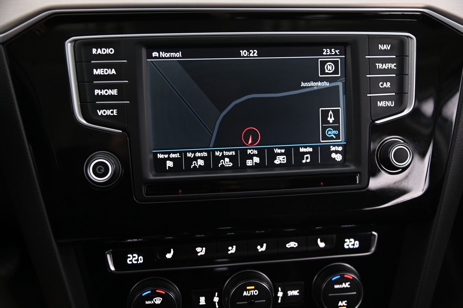 Volkswagen Passat 2015 Variant Highline 2,0 TDI 110 kW *Suomi-Auto / ACC / P-Tutkat* - *Juuri saapunut! Nahka-Alcantara / Urheiluistuimet / Navi*