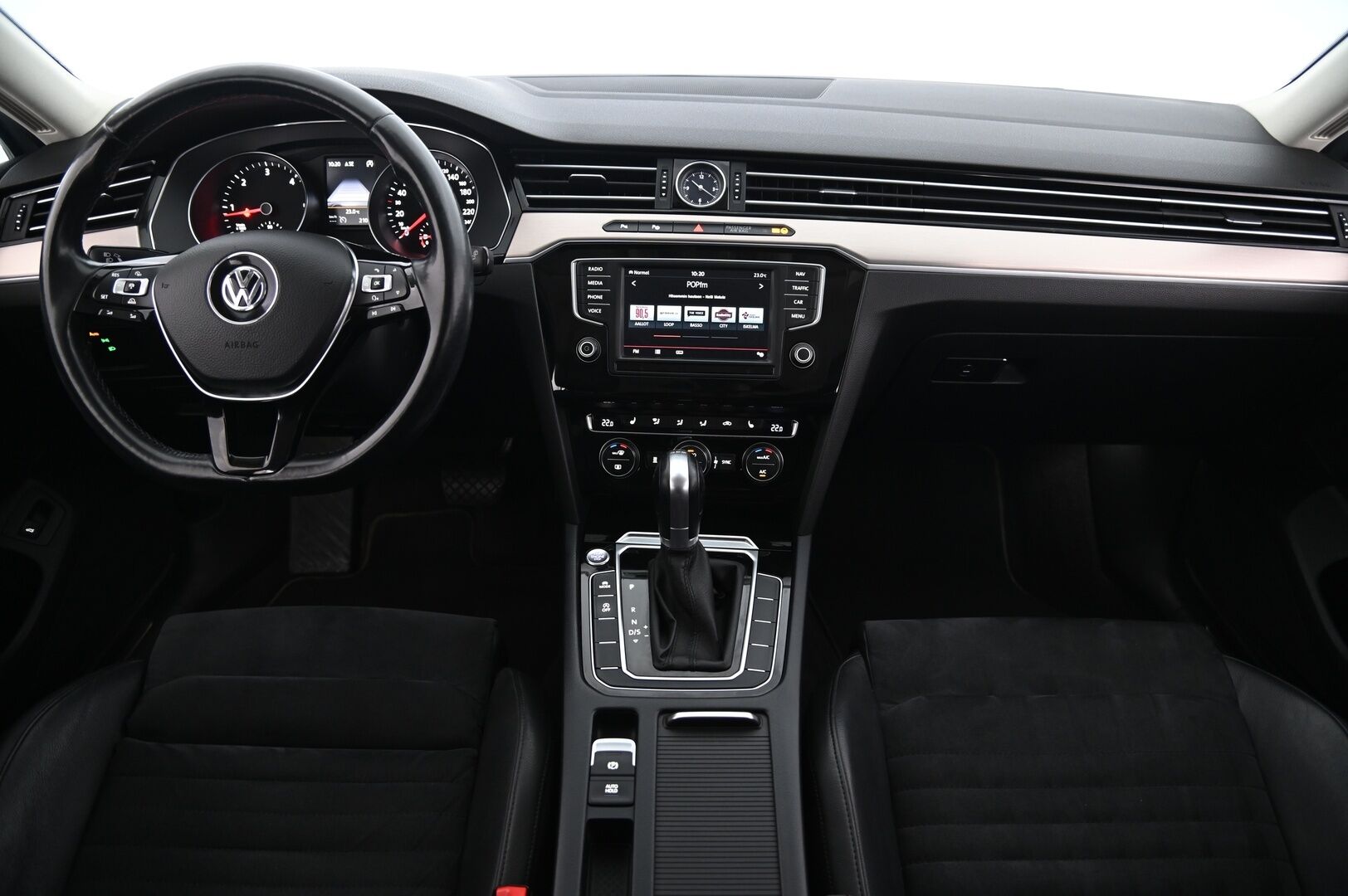 Volkswagen Passat 2015 Variant Highline 2,0 TDI 110 kW *Suomi-Auto / ACC / P-Tutkat* - *Juuri saapunut! Nahka-Alcantara / Urheiluistuimet / Navi*