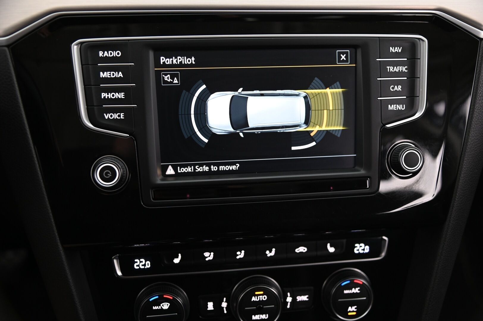 Volkswagen Passat 2015 Variant Highline 2,0 TDI 110 kW *Suomi-Auto / ACC / P-Tutkat* - *Juuri saapunut! Nahka-Alcantara / Urheiluistuimet / Navi*