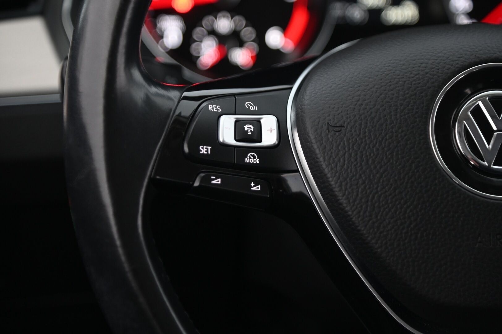 Volkswagen Passat 2015 Variant Highline 2,0 TDI 110 kW *Suomi-Auto / ACC / P-Tutkat* - *Juuri saapunut! Nahka-Alcantara / Urheiluistuimet / Navi*