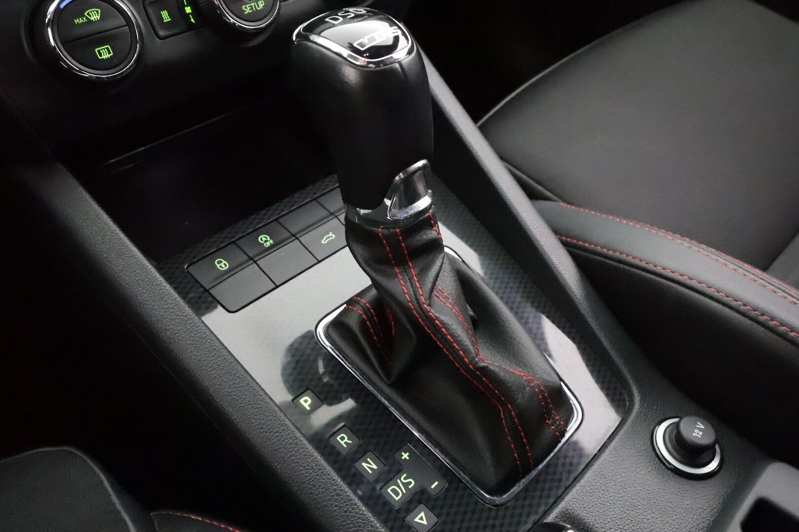 Skoda Octavia 2015 Combi 2,0 TDI RS DSG * Webasto / ACC / Xenon / P.tutkat / Bluetooth / Puolinahat / Keyless * - Suomi-auto / Kahdet renkaat