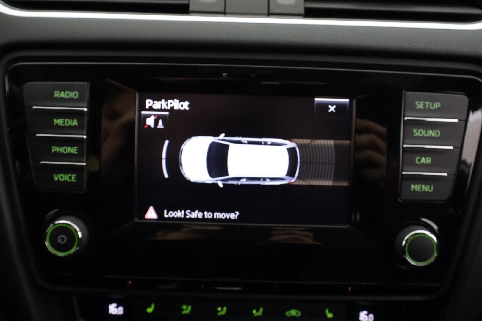 Skoda Octavia 2015 Combi 2,0 TDI RS DSG * Webasto / ACC / Xenon / P.tutkat / Bluetooth / Puolinahat / Keyless * - Suomi-auto / Kahdet renkaat