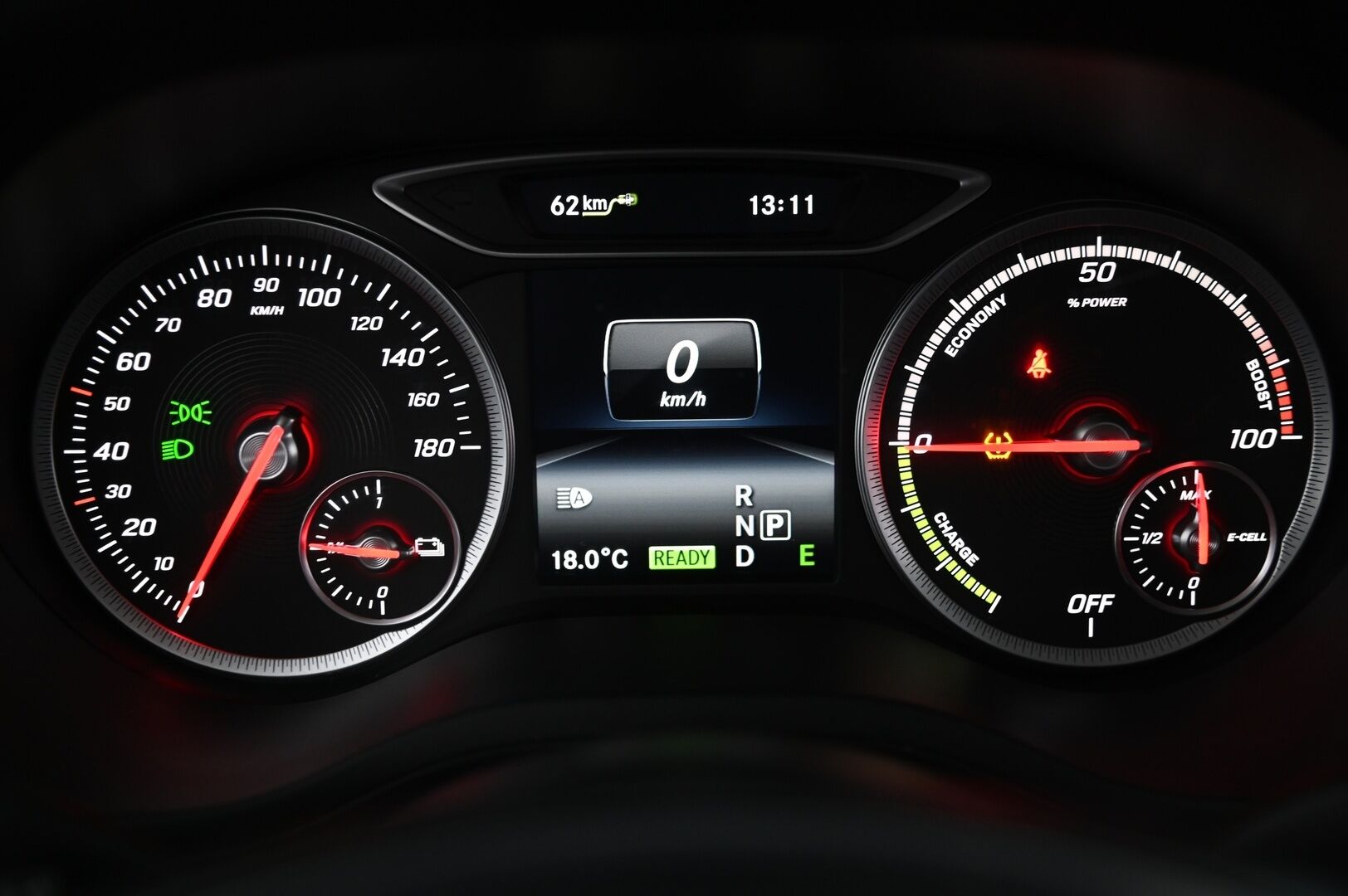 Mercedes-Benz B 2015 250e - *Webasto | Navi | Nahkasisusta | Akku kuntotarkastettu!*