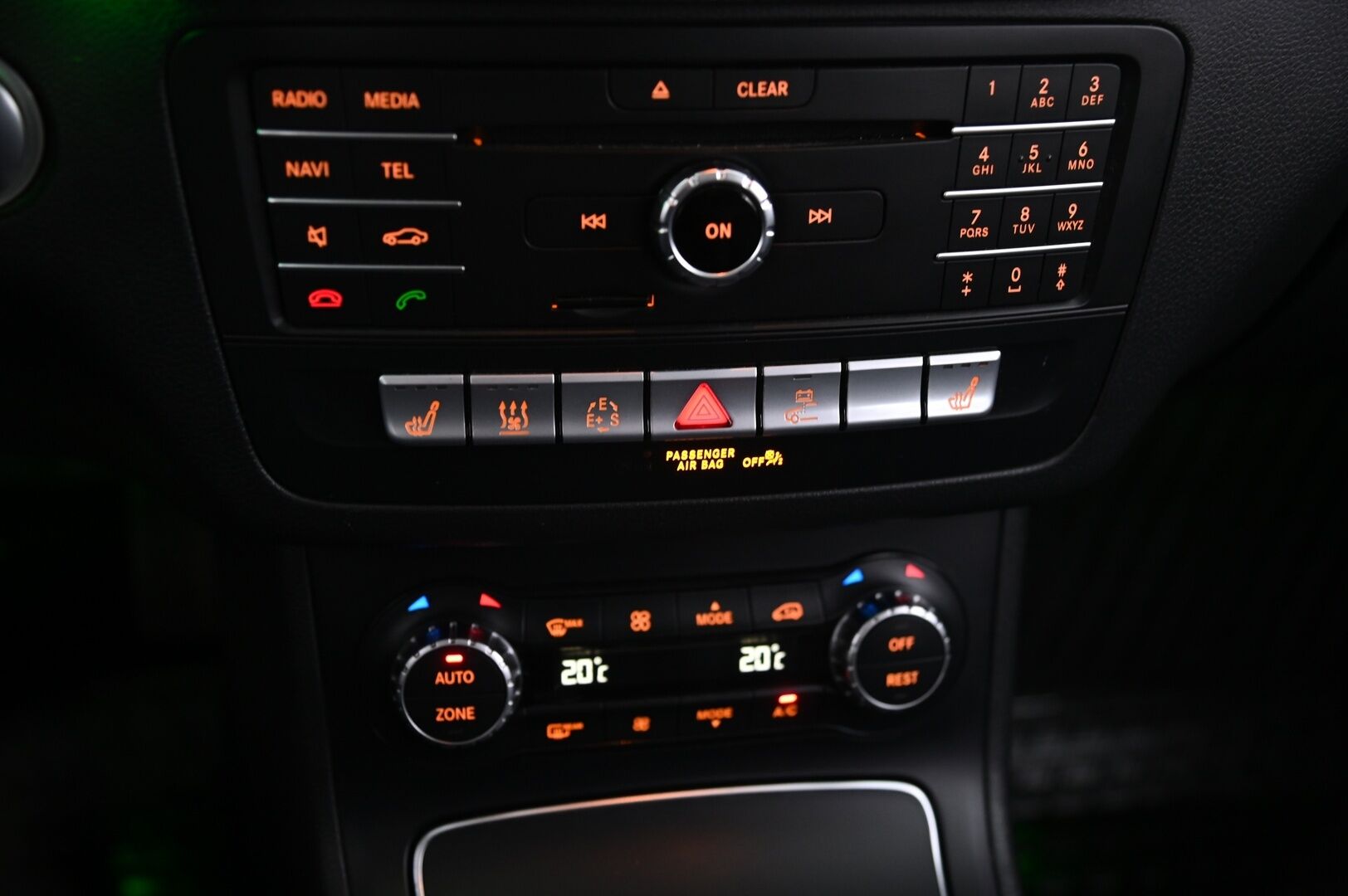 Mercedes-Benz B 2015 250e *Webasto / Navi / Nahkasisusta* - *Juuri saapunut! / 2x Renkaat alu-vantein*