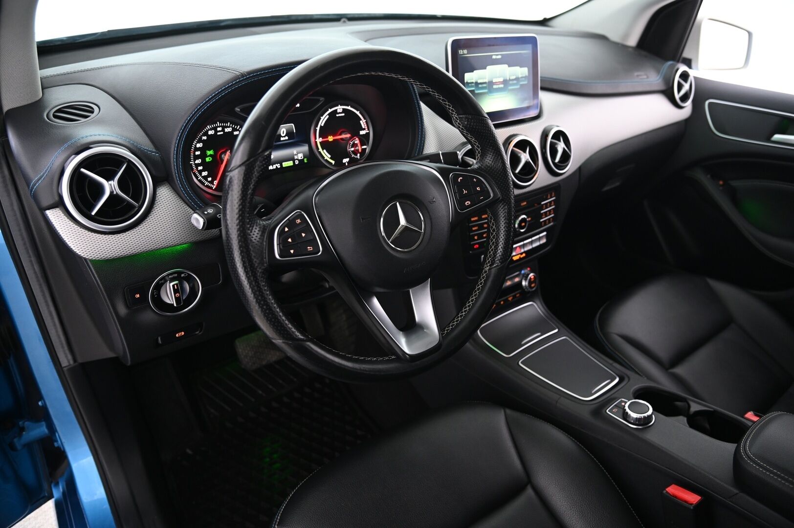 Mercedes-Benz B 2015 250e - *Webasto | Navi | Nahkasisusta | Akku kuntotarkastettu!*