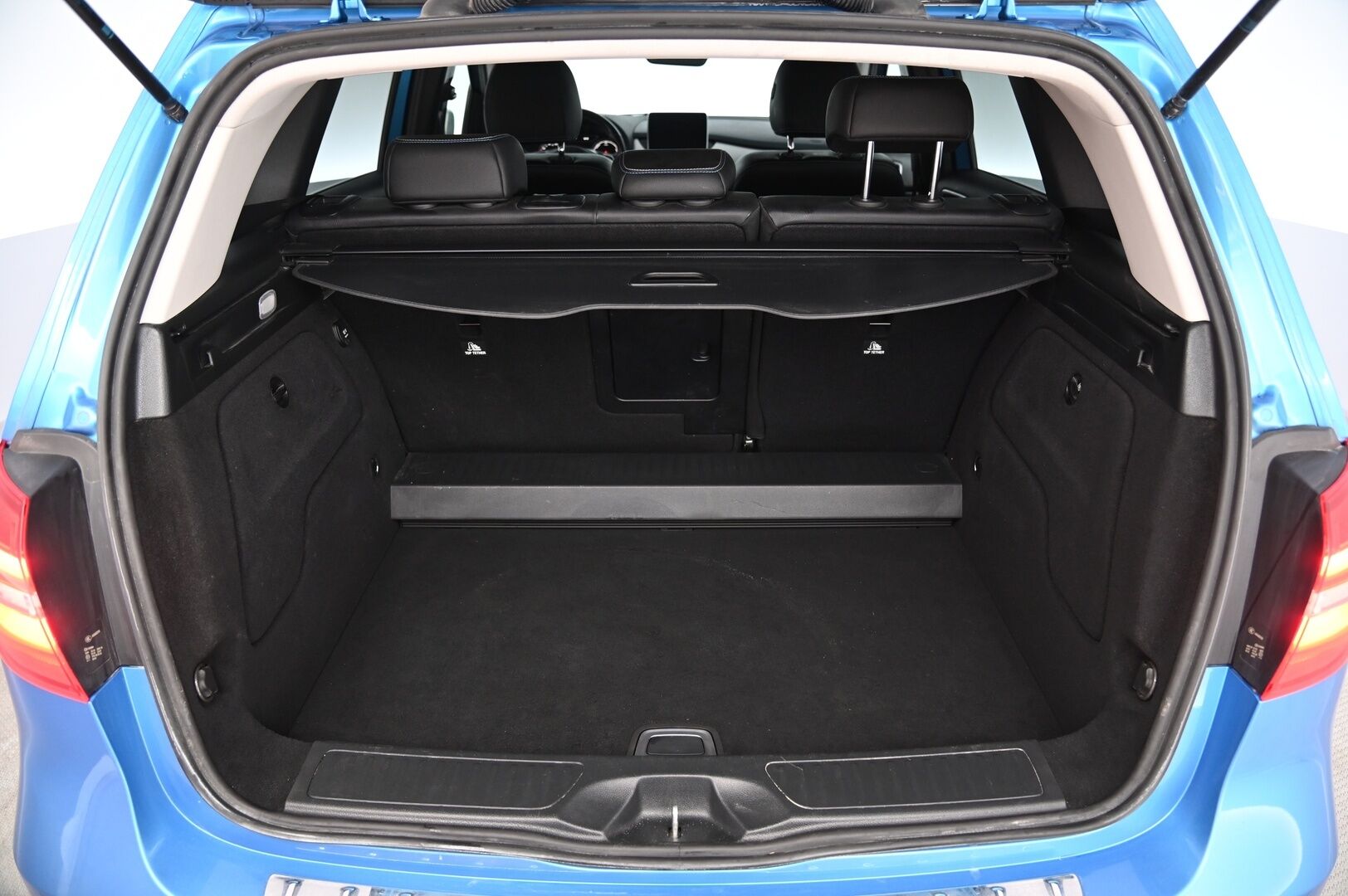 Mercedes-Benz B 2015 250e - *Webasto | Navi | Nahkasisusta | Akku kuntotarkastettu!*