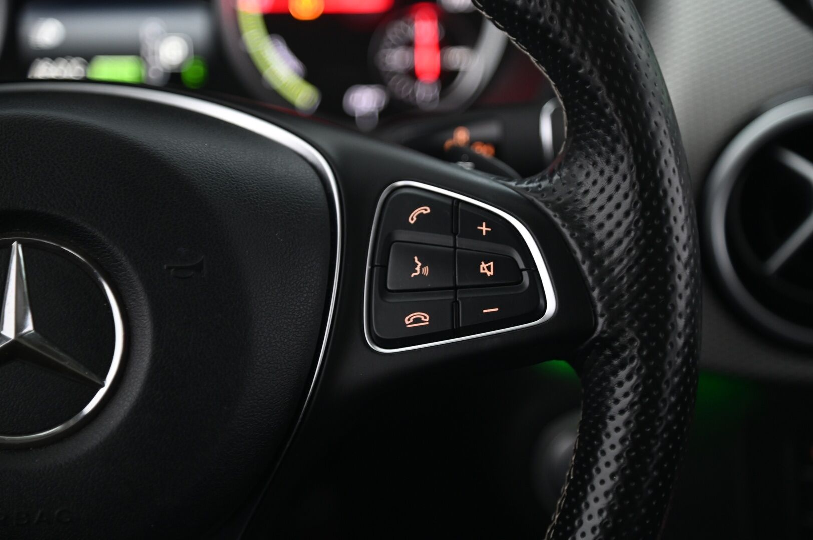 Mercedes-Benz B 2015 250e *Webasto / Navi / Nahkasisusta / Akku kuntotarkastettu!* - *Juuri saapunut! / 2x Renkaat alu-vantein* - HULLUT AVAJAISHULINAT KORKOTARJOUS 3,29 %