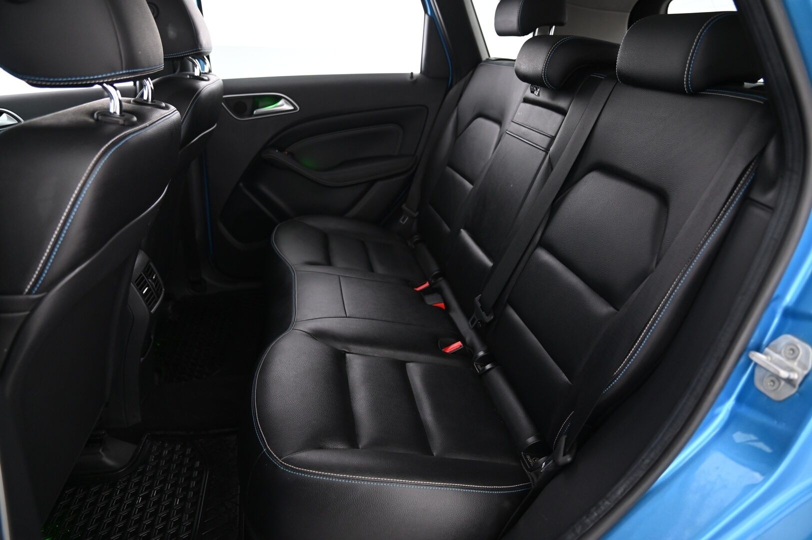 Mercedes-Benz B 2015 250e - *Webasto | Navi | Nahkasisusta | Akku kuntotarkastettu!*