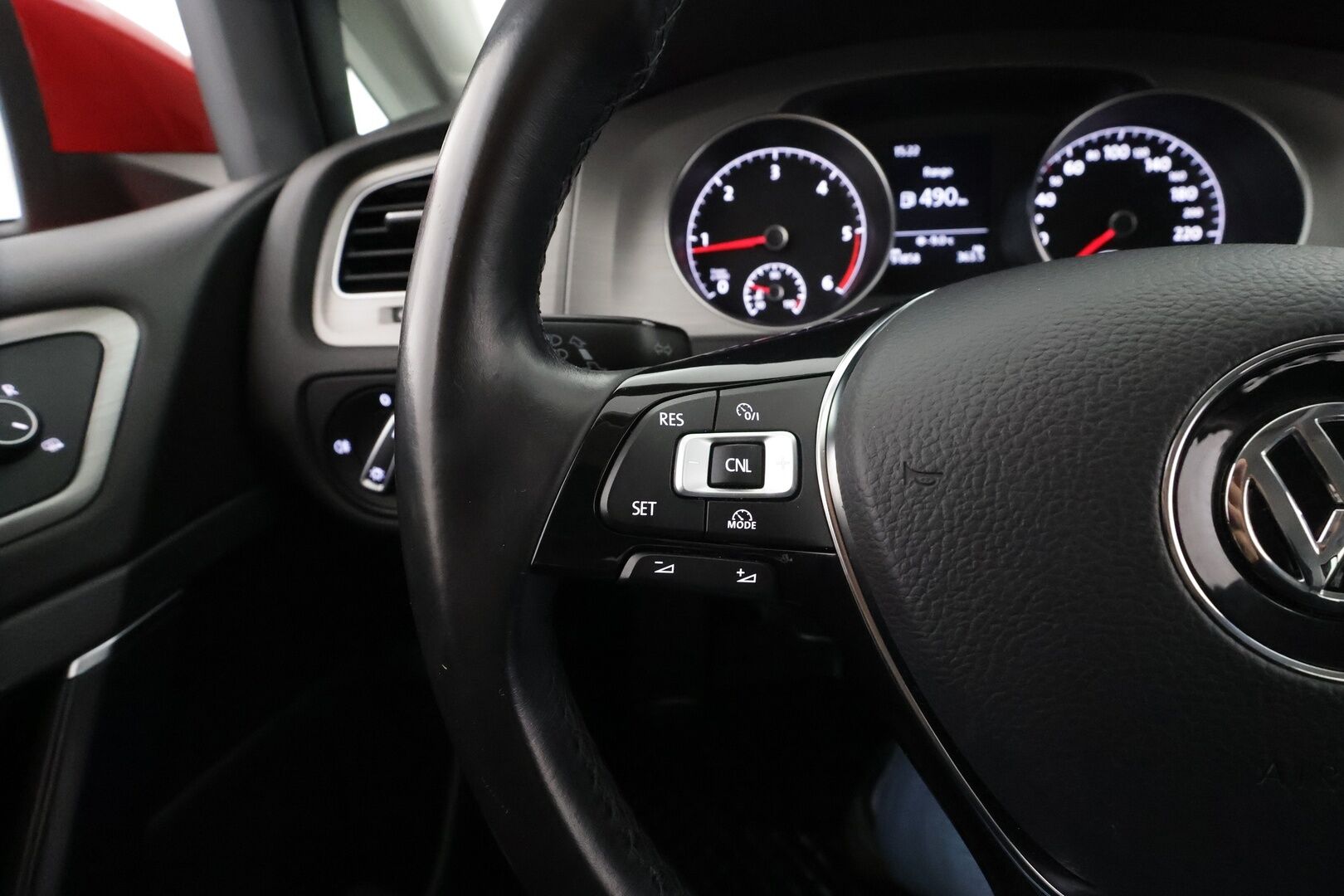 Volkswagen Golf 2015 Comfortline 1,6 TDI BLUEMOTION * 1.om Suomi-auto / Vakkari / P-Tutkat / Sähköpeilit / Kahdet renkaat * - Lohkolämmitin