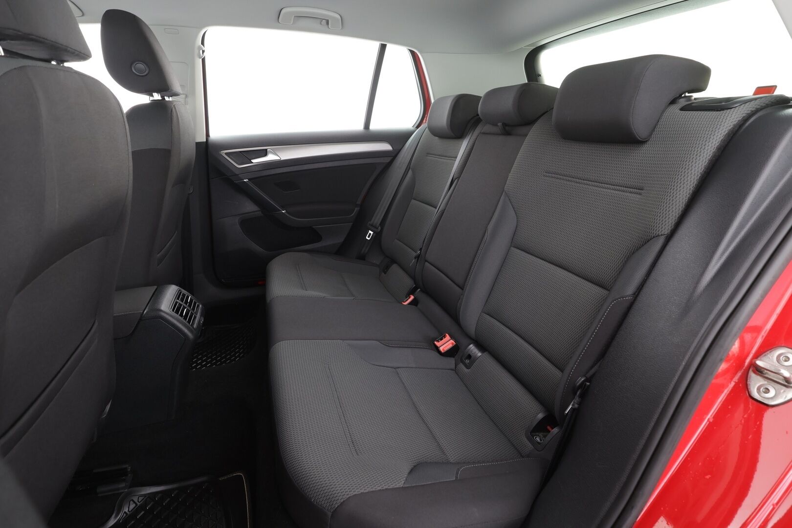 Volkswagen Golf 2015 Comfortline 1,6 TDI BLUEMOTION * 1.om Suomi-auto / Vakkari / P-Tutkat / Sähköpeilit / Kahdet renkaat * - Lohkolämmitin