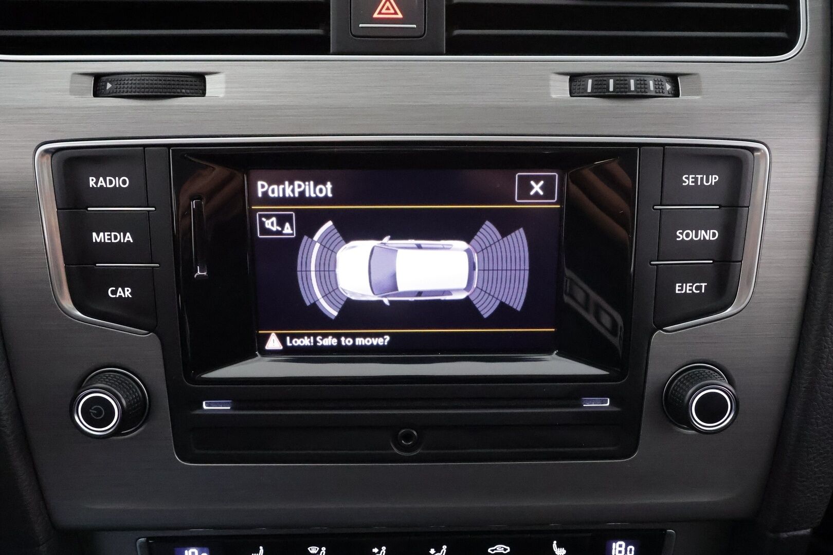 Volkswagen Golf 2015 Comfortline 1,6 TDI BLUEMOTION * 1.om Suomi-auto / Vakkari / P-Tutkat / Sähköpeilit / Kahdet renkaat * - Lohkolämmitin - HULLUT AVAJAISHULINAT KORKOTARJOUS 3,29 %