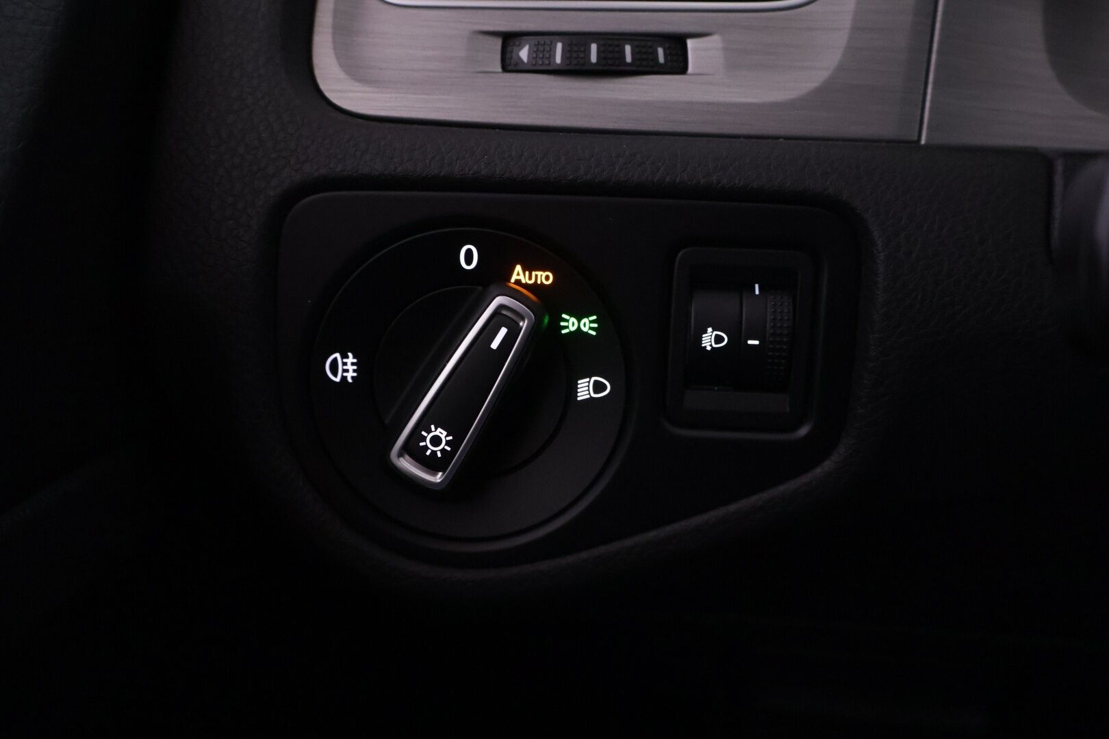 Volkswagen Golf 2015 Comfortline 1,6 TDI BLUEMOTION - 1.om | Suomi-auto | Vakkari | P-Tutkat | Sähköpeilit | Kahdet Michelin renkaat