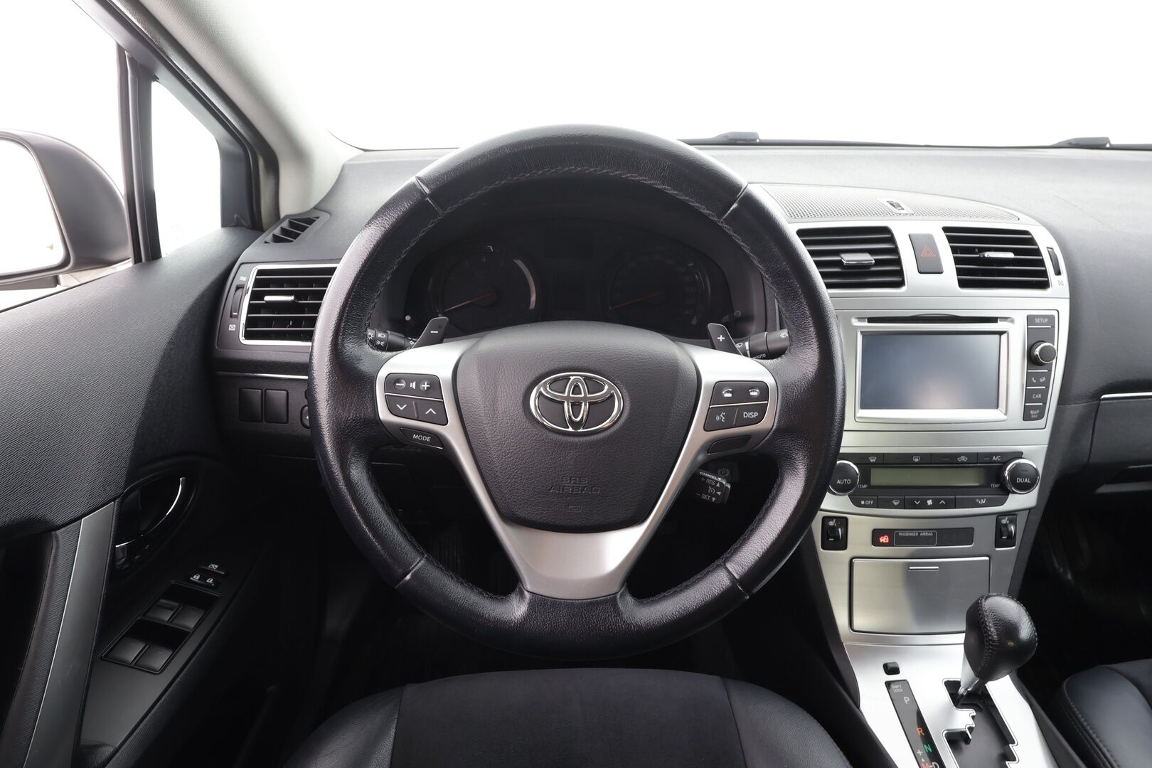 Toyota Avensis 2015 1,8 Valvematic Active Edition 4ov Multidrive S - | Xenon | Navi | Nahka-alcantara | P.kamera | BT | Lohko+sisälämmitin | Vakkari | Aut. ilmastointi | Hyvä huoltokirja | 2x renkaat aluin | 