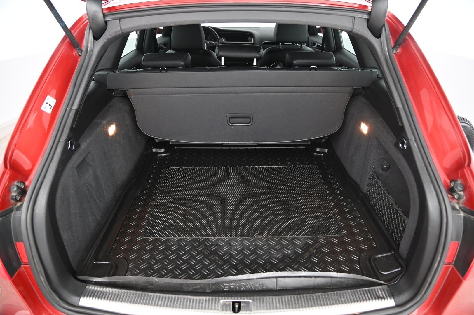 Audi A4 allroad quattro 2015 Land of Edition 2,0 TDI 140 kW / Suomiauto / Vakkari / Webasto / Vetokoukku - * Hieno yksilö! Fiksut huollot / Jakohihna vaihdettu 2024 * - HULLUT AVAJAISHULINAT KORKOTARJOUS 3,29 %