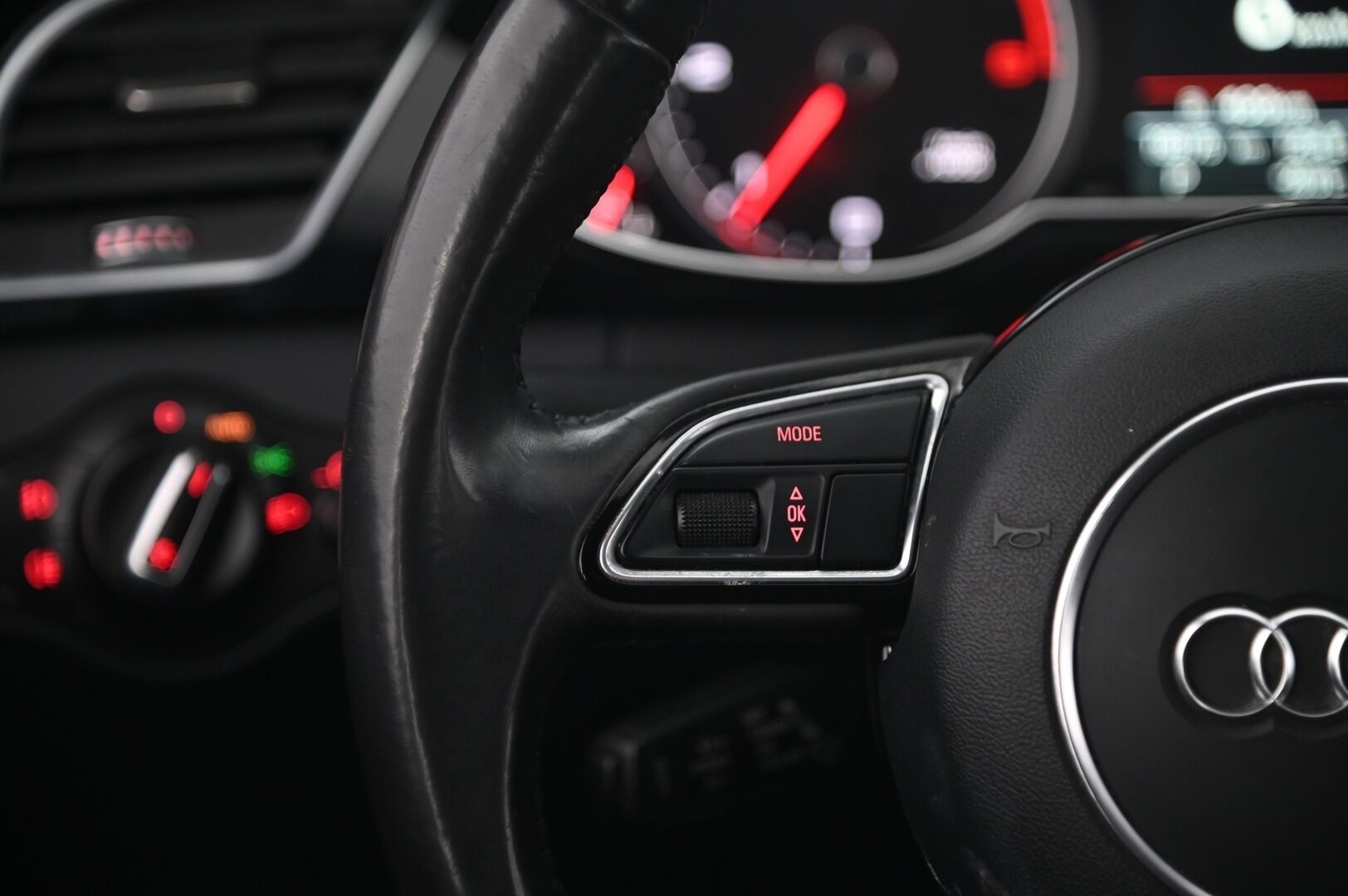 Audi A4 allroad quattro 2015 Land of Edition 2,0 TDI 140 kW - * Hieno yksilö! Fiksut huollot / Jakohihna vaihdettu 2024 *