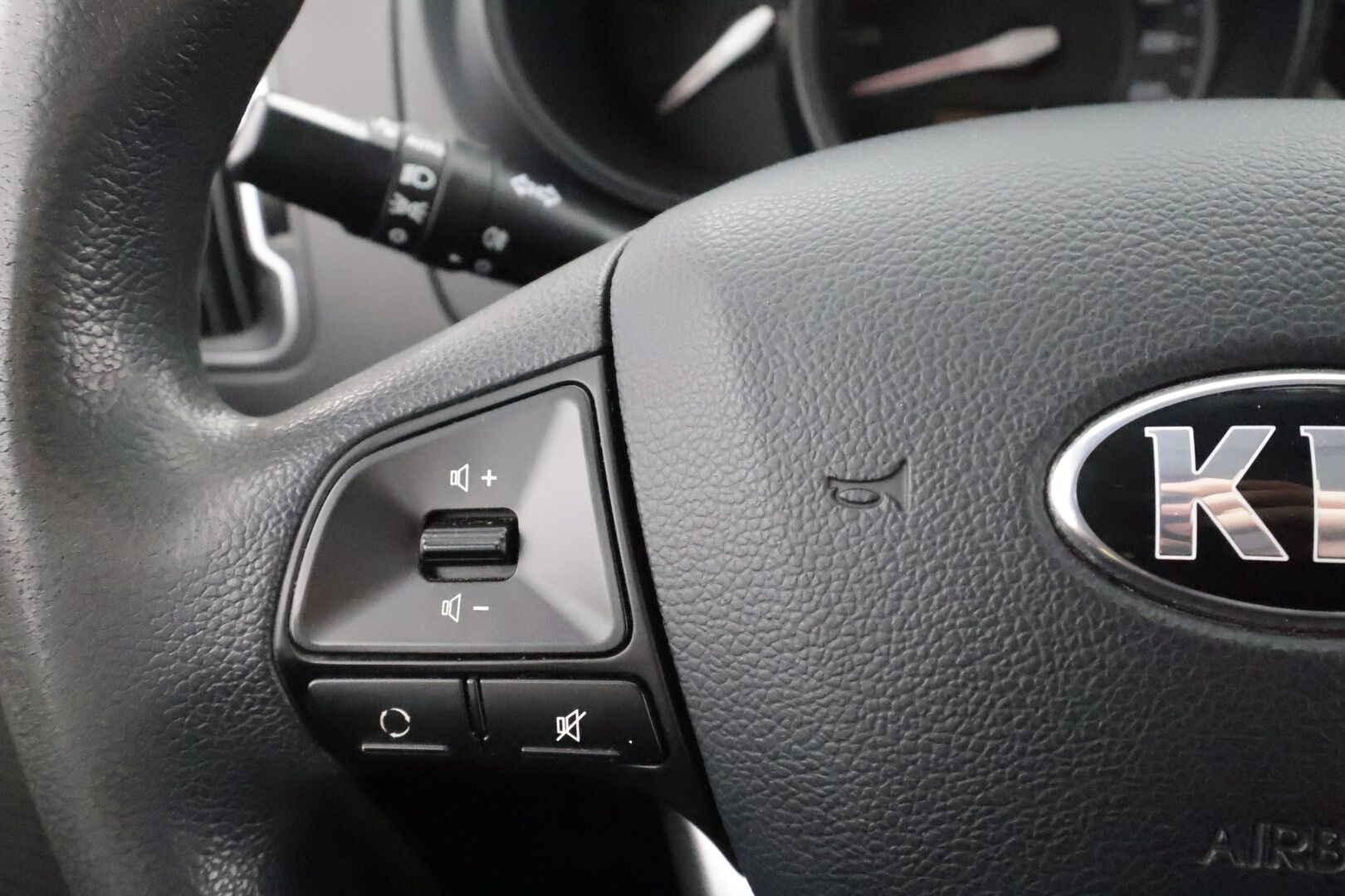 Kia Rio 2015 1,2 ISG LX 5D EcoDynamics * Suomi-auto / Koukku / Ilmastointi / Lohkolämmitin / AUX&USB / Kahdet renkaat