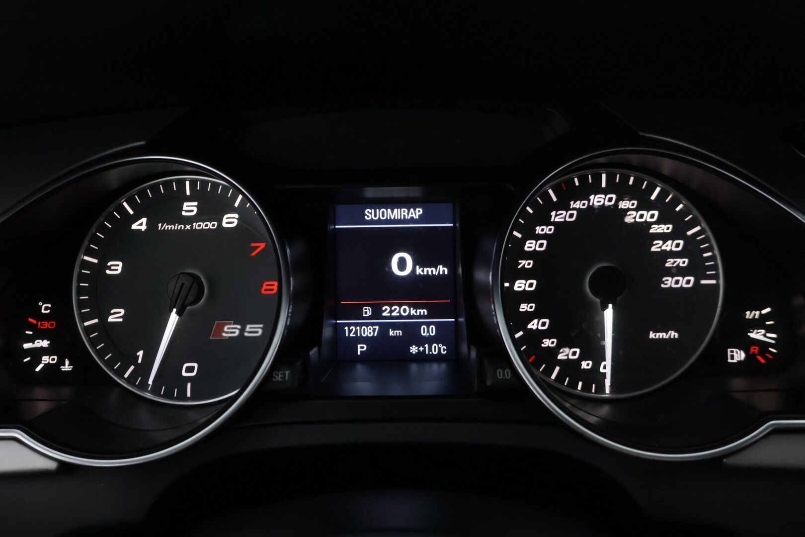 Audi S5 2010 4,2 V8 FSI 260 kW quattro tiptronic-autom. ** Panorama / B&O / Carplay / PA-lämmitin / P.kamera / Muistinahat / Lohko ** - AITO MURISEVA V8 / 2x renkaat