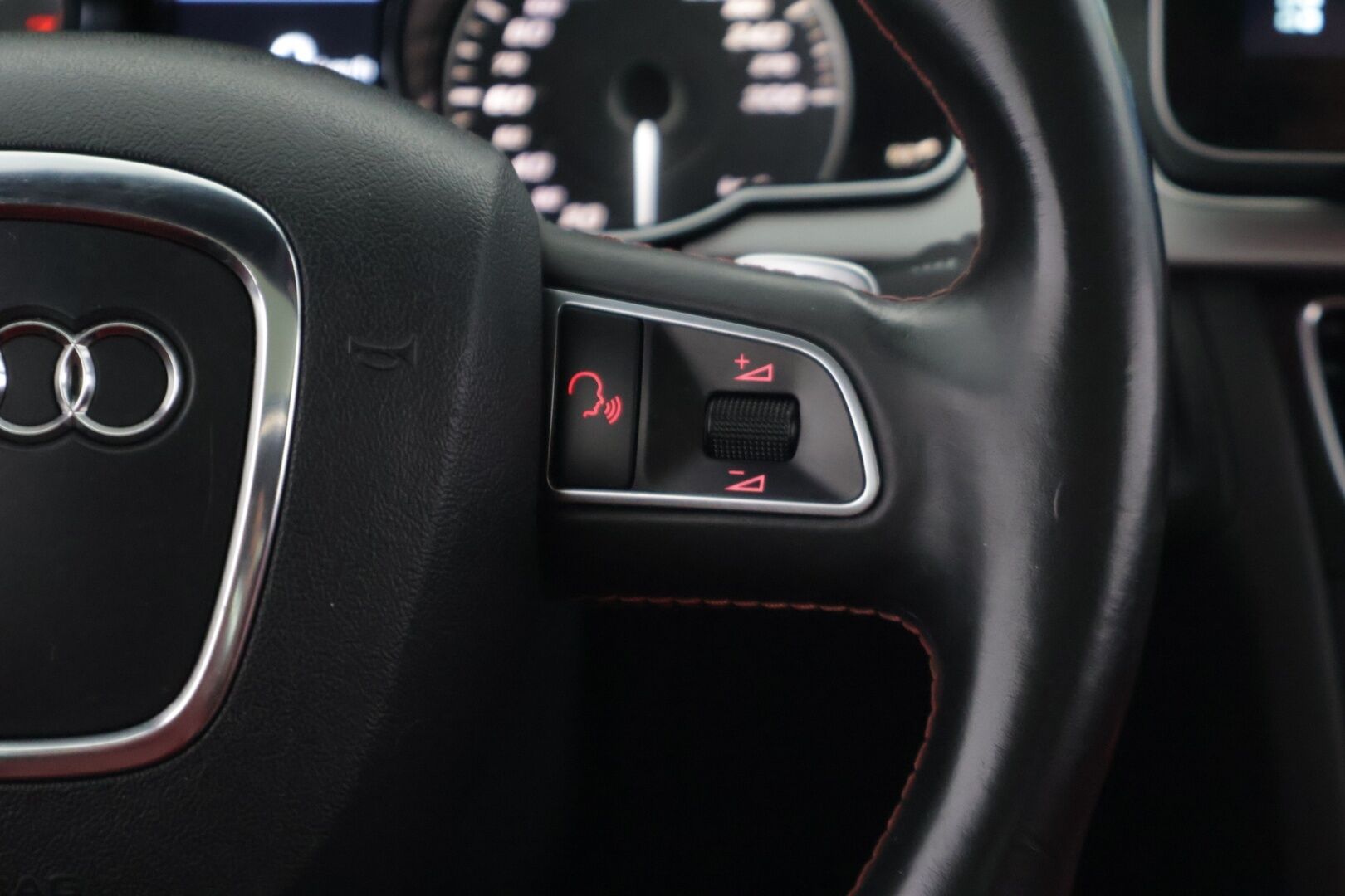 Audi S5 2010 4,2 V8 FSI 260 kW quattro tiptronic-autom. ** Panorama / B&O / Carplay / PA-lämmitin / P.kamera / Muistinahat / Lohko ** - AITO MURISEVA V8 / 2x renkaat