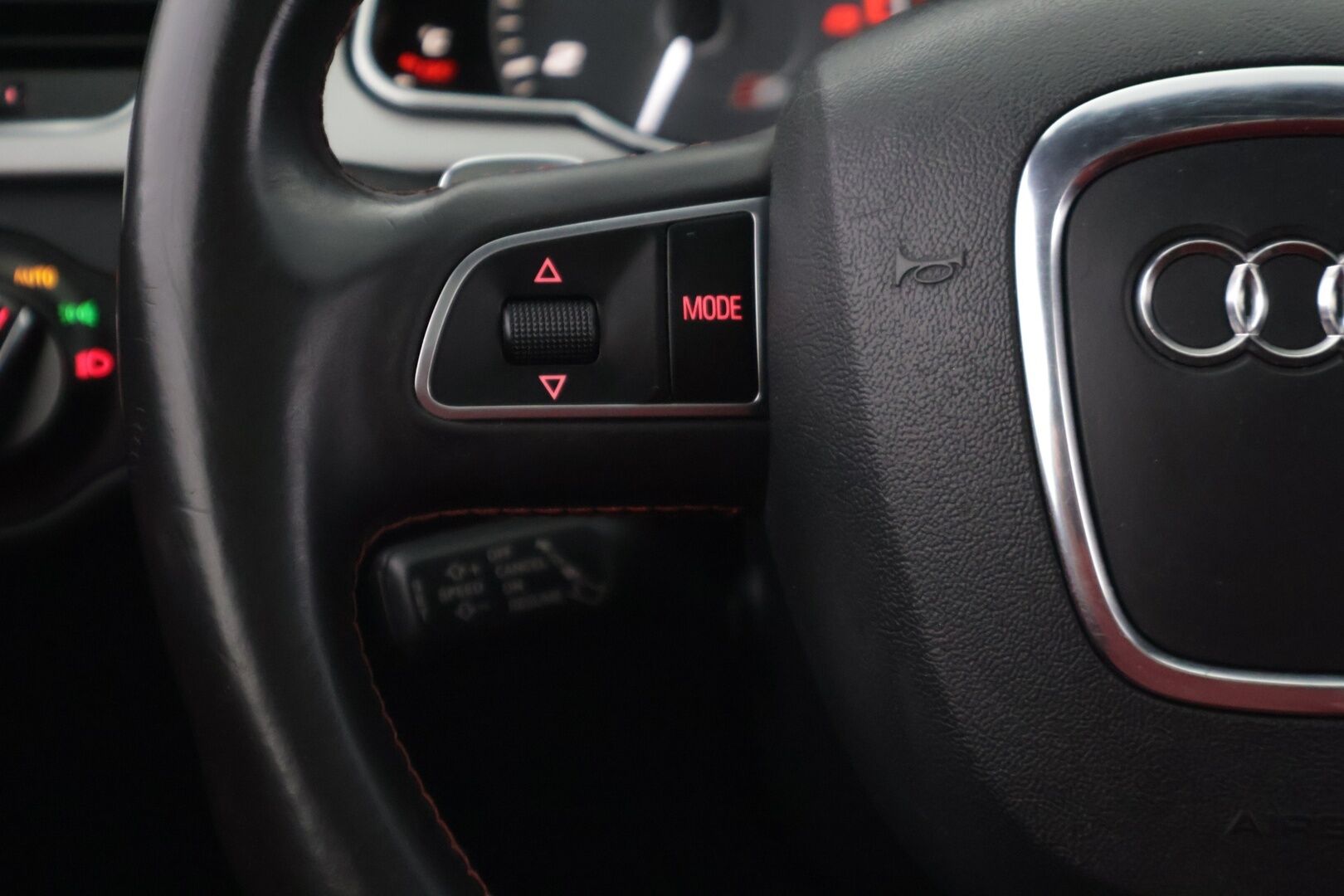 Audi S5 2010 4,2 V8 FSI 260 kW quattro tiptronic-autom. ** Panorama / B&O / Carplay / PA-lämmitin / P.kamera / Muistinahat / Lohko ** - AITO MURISEVA V8 / 2x renkaat