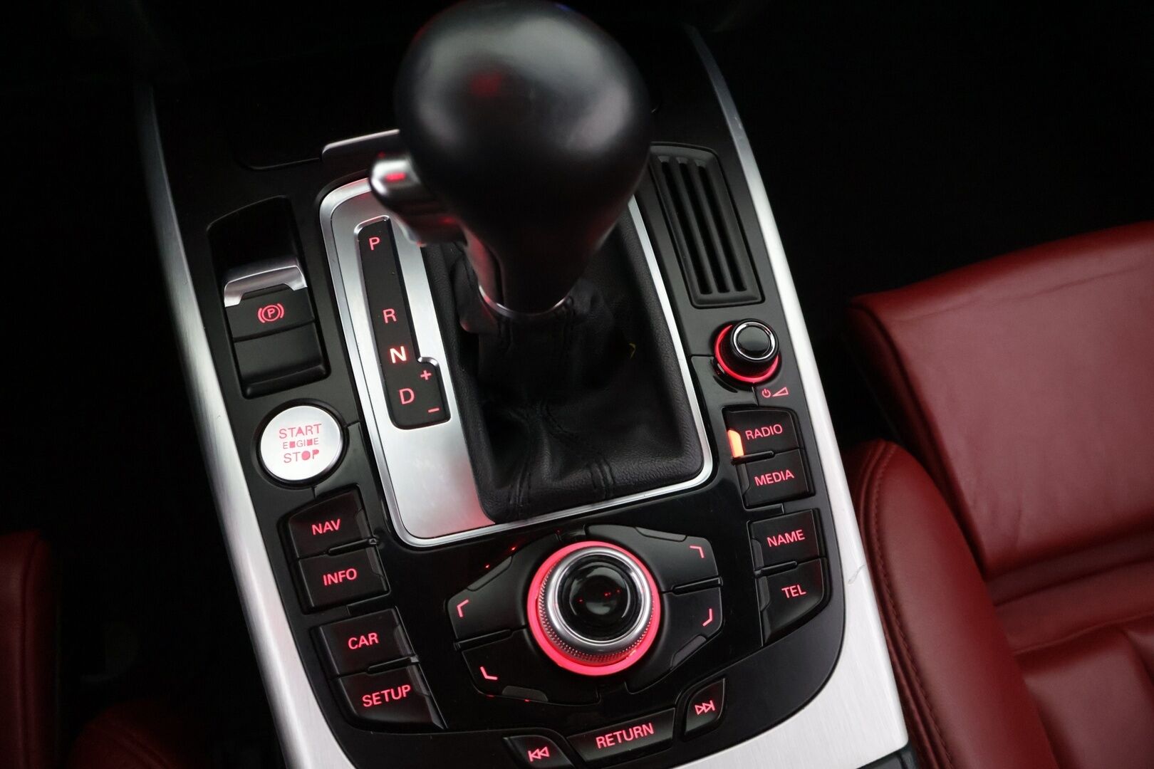 Audi S5 2010 4,2 V8 FSI 260 kW quattro tiptronic-autom. ** Panorama / B&O / Carplay / PA-lämmitin / P.kamera / Muistinahat / Lohko ** - AITO MURISEVA V8 / 2x renkaat