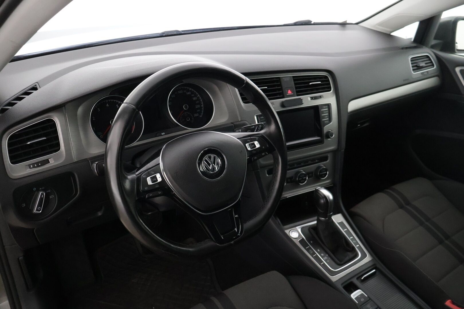 Volkswagen Golf 2015 Variant Comfortline Edition 40 1,2 TSI 77 kW (105 hv) BMT DSG-automaatti * Webasto / Koukku / P-tutkat / Vakionopeudensäädin / Bluetooth - Koukullinen Suomi-auto, Kansan auto!