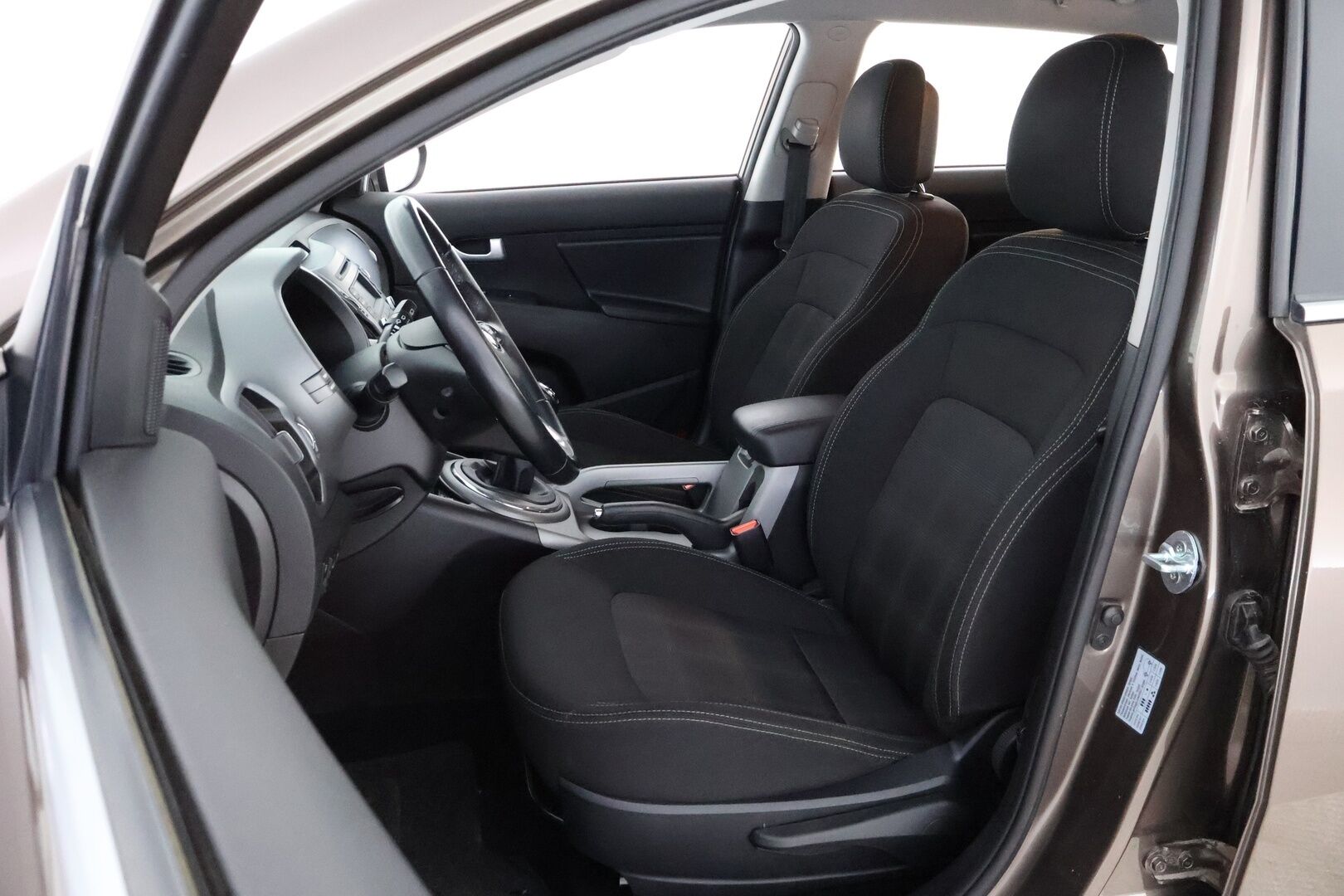 Kia Sportage 2014 1,6 ISG Urban LX EcoDynamics * Suomiauto / Vetokoukku / Lohko&Sisäpistoke / Vakkari / Metalliväri - Ilmastointi / 2x Renkaat / Juuri tullut Tampereelle! - HULLU BLACKWEEK KORKOTARJOUS 2,49%