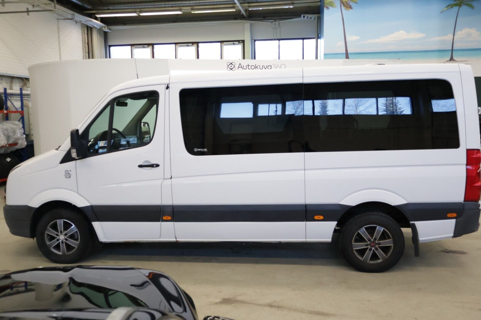 Volkswagen Crafter 2015 32 PRO 2,0 TDI 120 kW 3665 "City" *- YritysOutlet - Myydään vain yrityksille* Nostin/ 8+1 Paikkainen / Nahkapenkit ** - **Kahdet hyvät renkaat / Carsport / Sähköinen liukuovi**