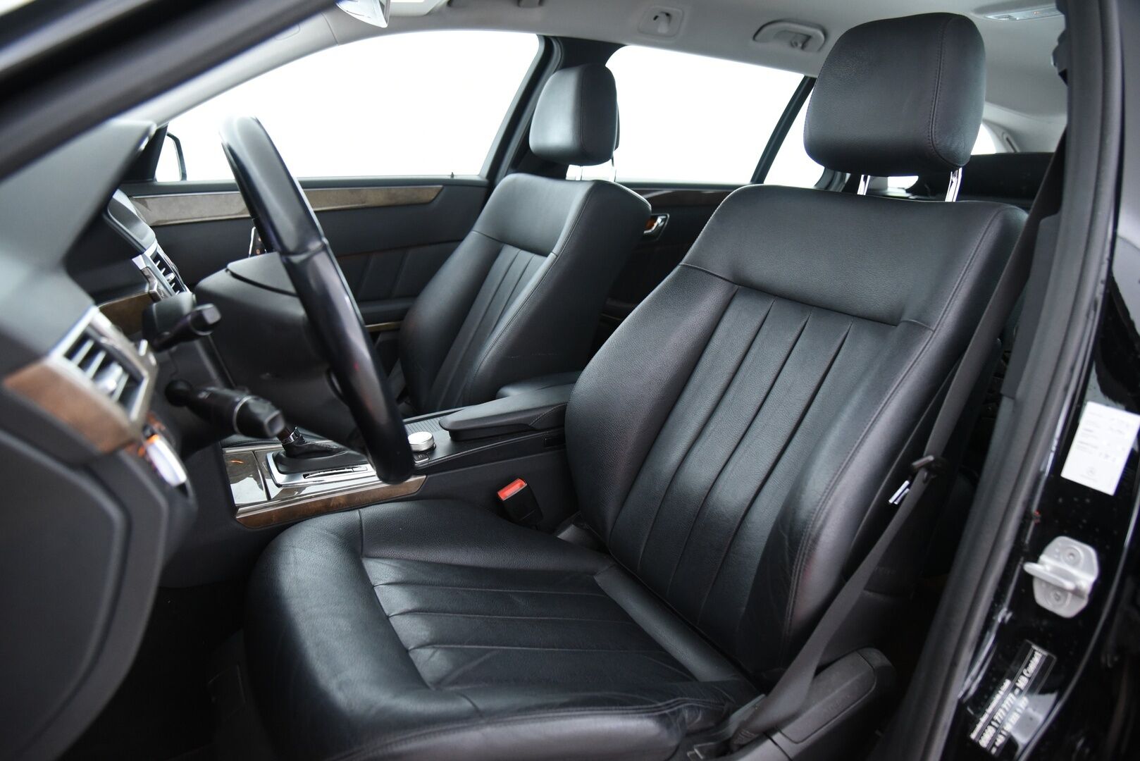 Mercedes-Benz E 2011 E 220 CDI Farmari (AC) 5ov 2143cm3 A / Myydään huutokaupat.com:issa! - Myydään vain Huutokaupat.com:issa! 