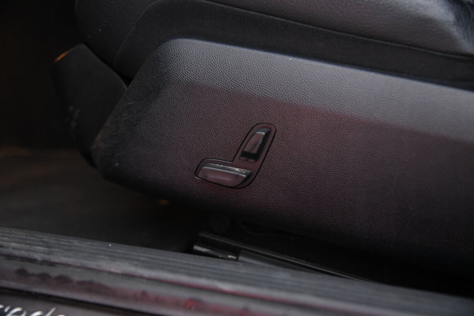 Mercedes-Benz E 2011 E 220 CDI Farmari (AC) 5ov 2143cm3 A / Myydään huutokaupat.com:issa! - Myydään vain Huutokaupat.com:issa! 