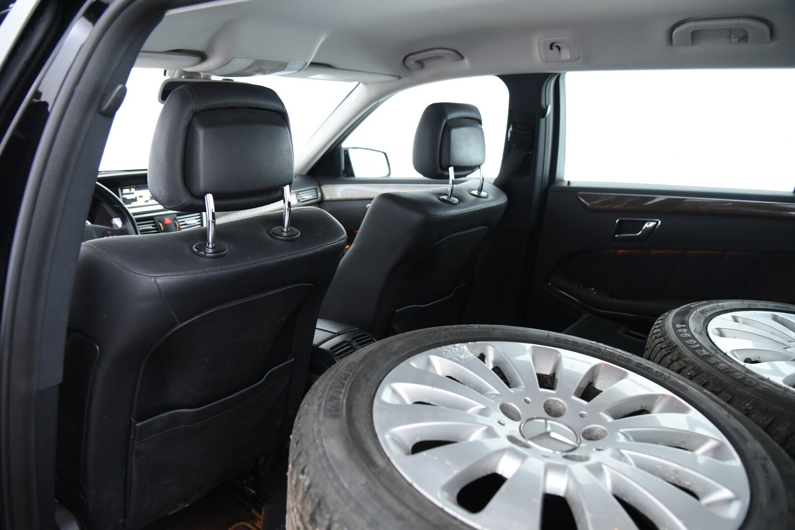 Mercedes-Benz E 2011 E 220 CDI Farmari (AC) 5ov 2143cm3 A / Myydään huutokaupat.com:issa! - Myydään vain Huutokaupat.com:issa! 
