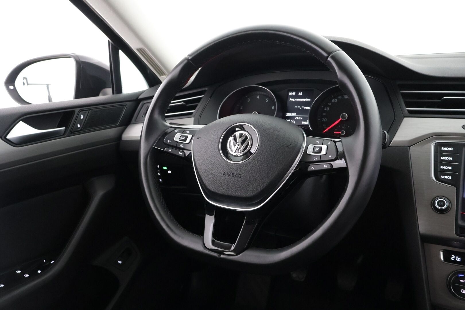 Volkswagen Passat 2015 Variant Trendline 1,4 TSI 92 kW (125 hv) BlueMotion Technology *Ledit / Vakkari / Navi / lohko!* - *Ledit / Vakkari / Navi / lohko!*