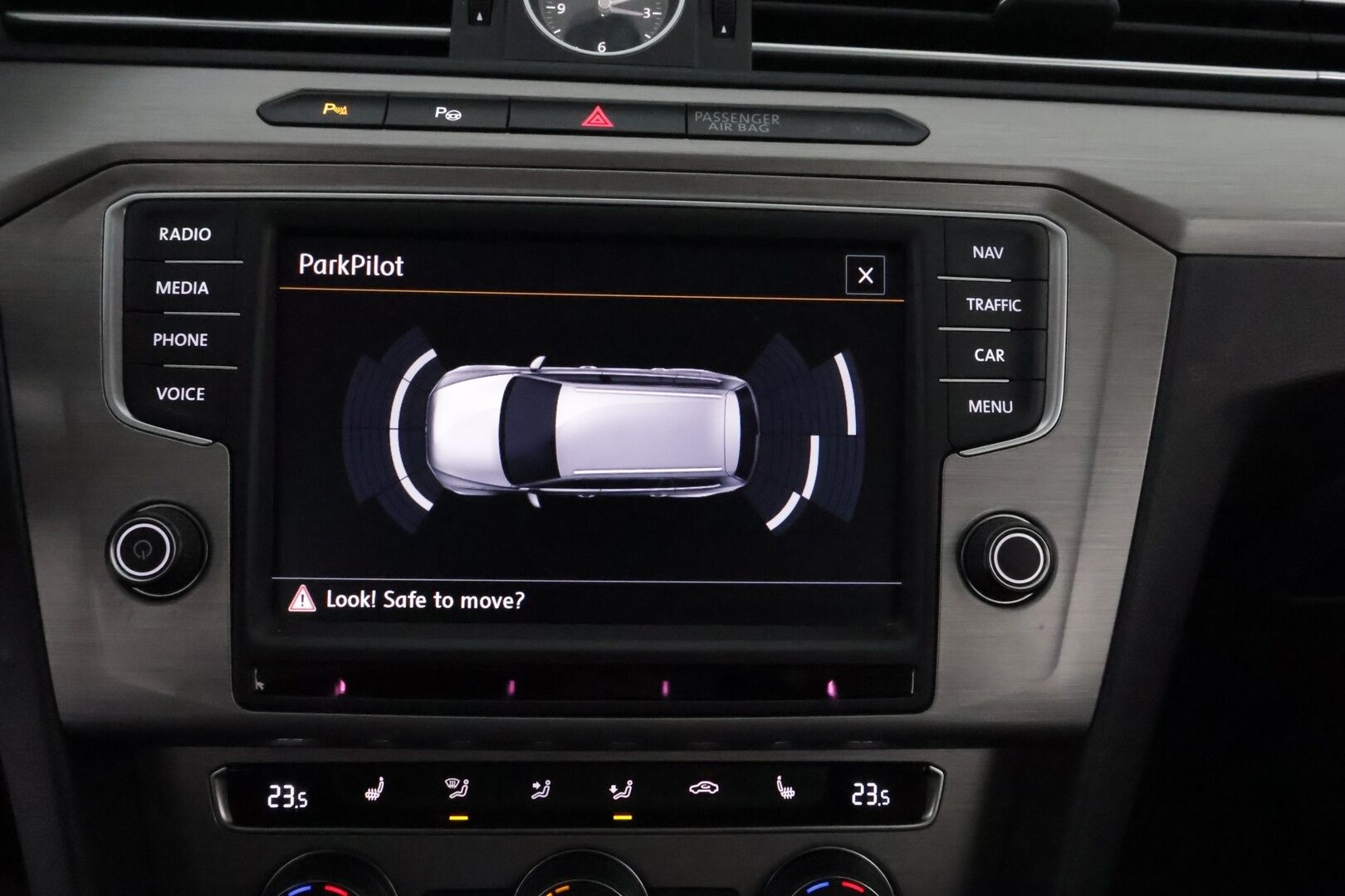 Volkswagen Passat 2015 Variant Trendline 1,4 TSI 92 kW (125 hv) BlueMotion Technology* Vakkari / Lohkolämmitin / LED / P-tutkat / Navi * - Siisti yksilö / Juuri saapunut Tampereelle!