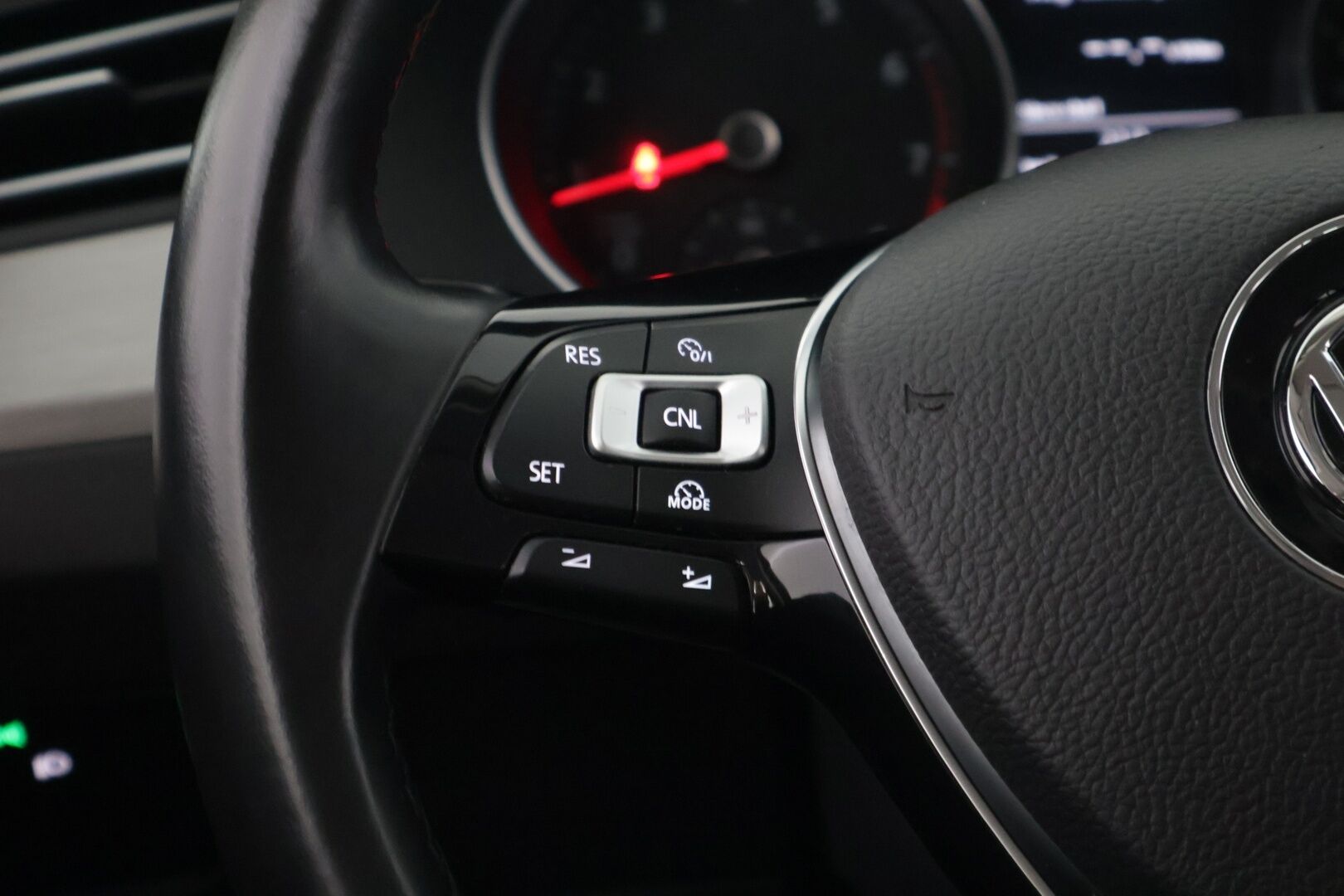 Volkswagen Passat 2015 Variant Trendline 1,4 TSI 92 kW (125 hv) BlueMotion Technology *Ledit / Vakkari / Navi / lohko!* - *Ledit / Vakkari / Navi / lohko!*