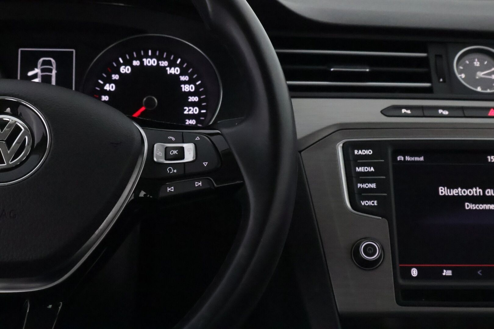 Volkswagen Passat 2015 Variant Trendline 1,4 TSI 92 kW (125 hv) BlueMotion Technology* Vakkari / Lohkolämmitin / LED / P-tutkat / Navi * - Siisti yksilö / Juuri saapunut Tampereelle!