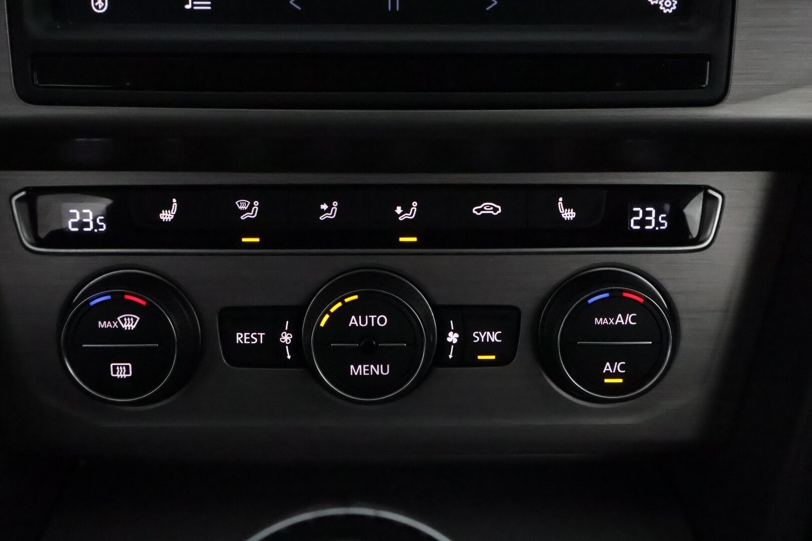 Volkswagen Passat 2015 Variant Trendline 1,4 TSI 92 kW (125 hv) BlueMotion Technology* Vakkari / Lohkolämmitin / LED / P-tutkat / Navi * - Siisti yksilö / Juuri saapunut Tampereelle!