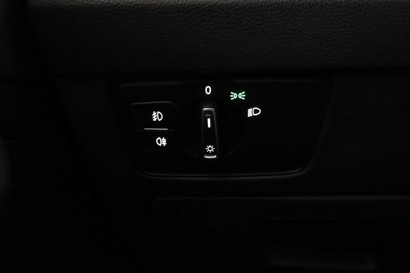 Volkswagen Passat 2015 Variant Trendline 1,4 TSI 92 kW (125 hv) BlueMotion Technology *Ledit / Vakkari / Navi / lohko!* - *Ledit / Vakkari / Navi / lohko!*