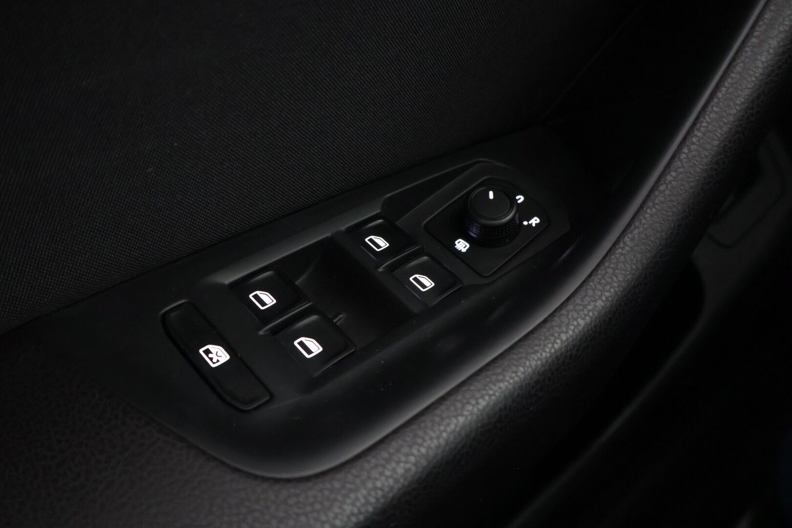 Volkswagen Passat 2015 Variant Trendline 1,4 TSI 92 kW (125 hv) BlueMotion Technology *Ledit / Vakkari / Navi / lohko!* - *Ledit / Vakkari / Navi / lohko!*