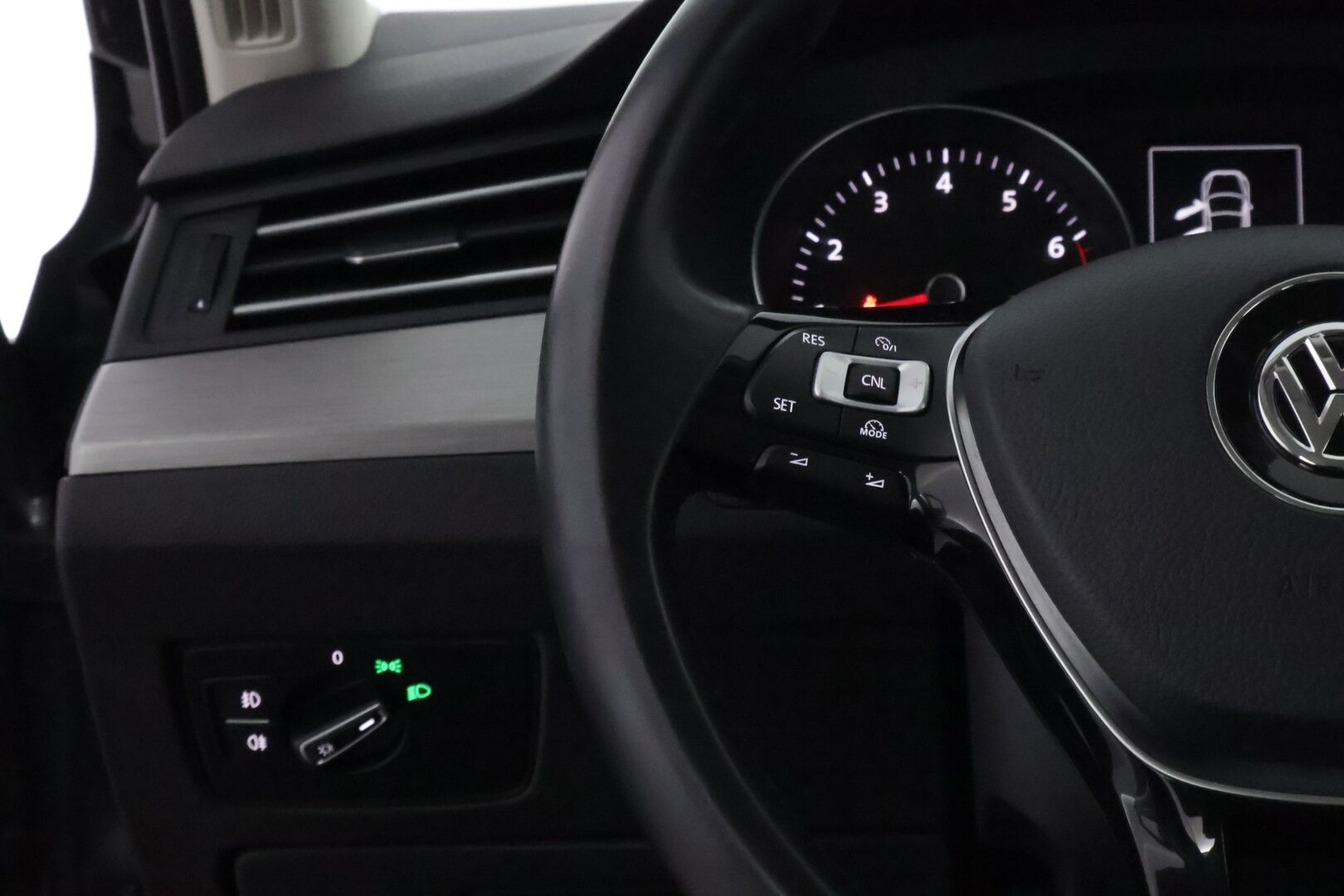 Volkswagen Passat 2015 Variant Trendline 1,4 TSI 92 kW (125 hv) BlueMotion Technology* Vakkari / Lohkolämmitin / LED / P-tutkat / Navi * - Siisti yksilö / Juuri saapunut Tampereelle!