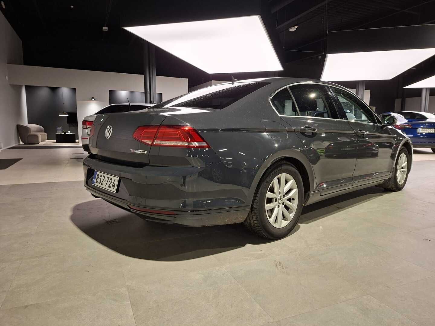 Volkswagen Passat 2015 Sedan Comfortline 1,6 TDI 88 kW *Myydään huutokaupat.com* - *Webasto / Koukku / Ergocomfort / Led-lisävalo!*