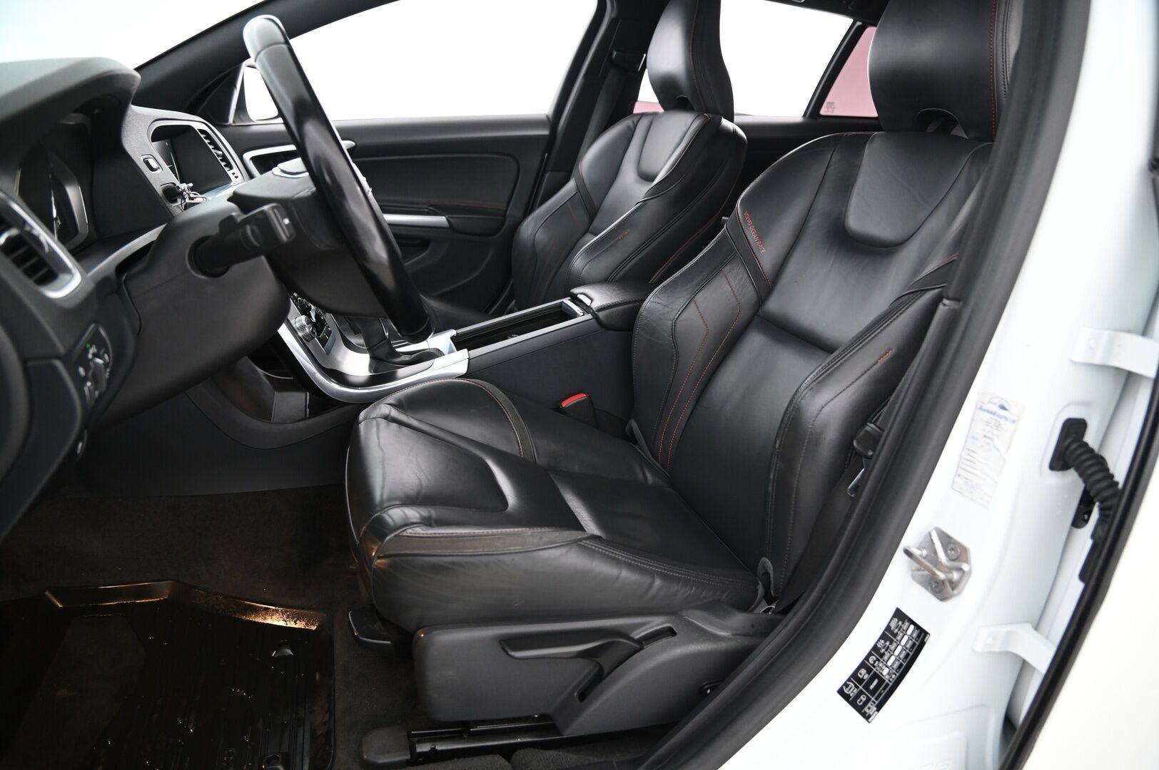 Volvo V60 2015 D4 Ocean Race Business aut *YritysOutlet - Myydään vain yrityksille*