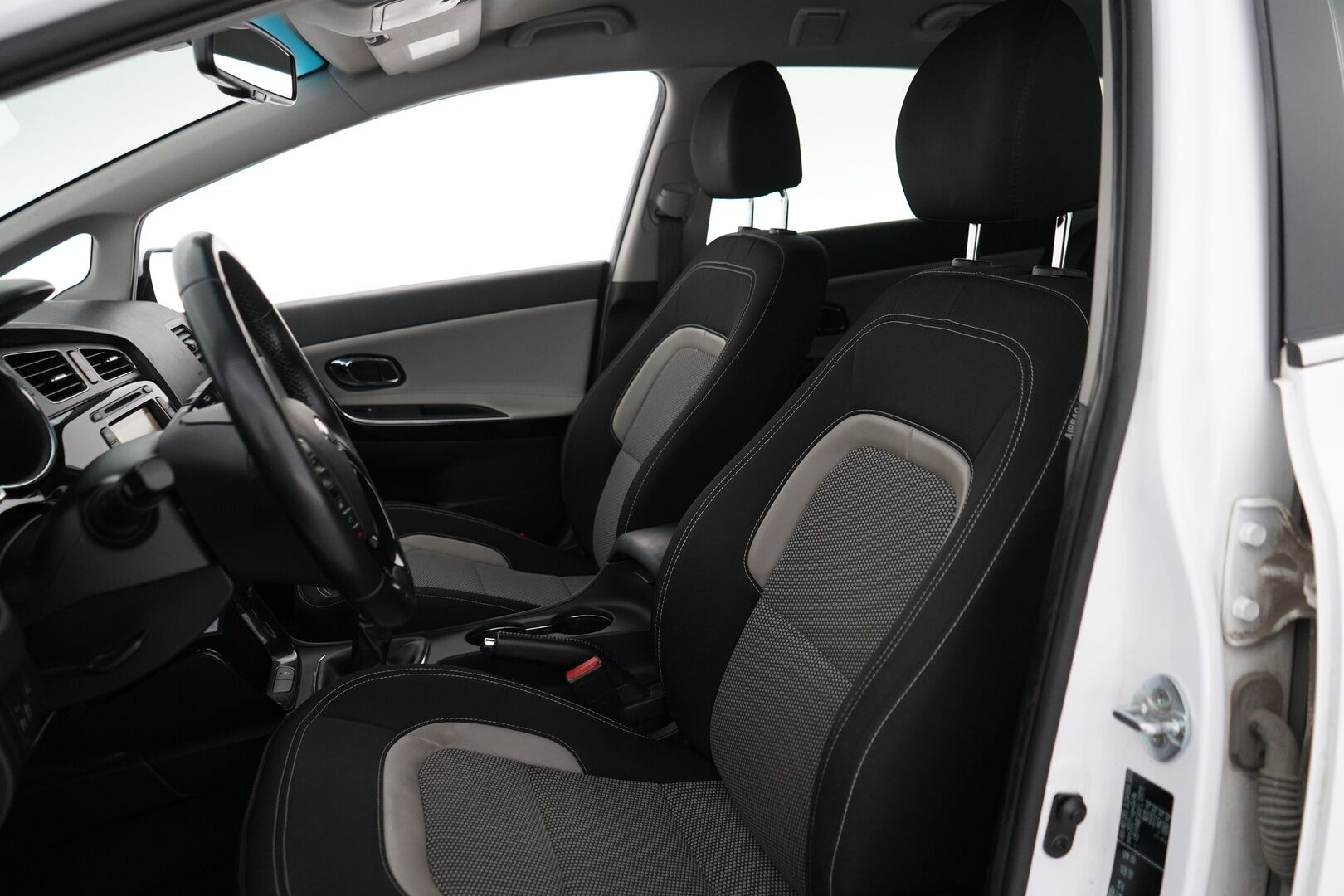 Kia cee'd 2015 1,6 ISG EX SW EcoDynamics *Ratinlämmitin / Kamera / Lohko / Cruise* - Suomi-auto / Kahdet hyvät renkaat / Viimeisin huolto 195tkm