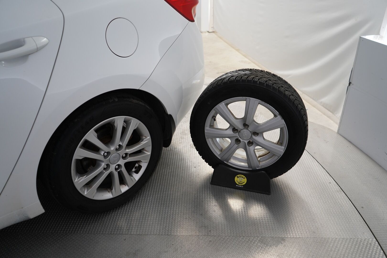 Kia cee'd 2015 1,6 ISG EX SW EcoDynamics *Ratinlämmitin / Kamera / Lohko / Cruise* - Suomi-auto / Kahdet hyvät renkaat / Viimeisin huolto 195tkm