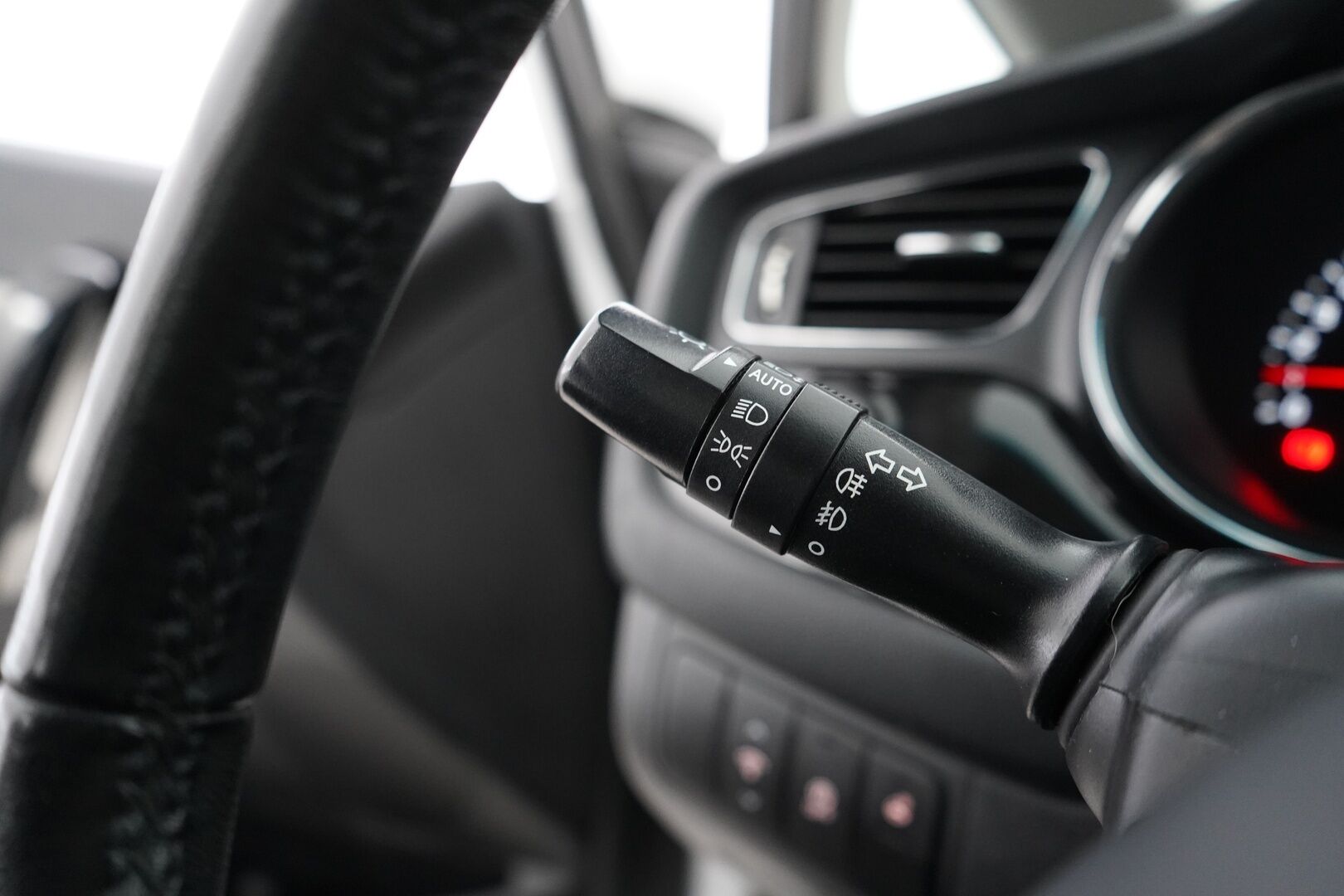 Kia cee'd 2015 1,6 ISG EX SW EcoDynamics *Ratinlämmitin / Kamera / Lohko / Cruise* - Suomi-auto / Kahdet hyvät renkaat / Viimeisin huolto 195tkm