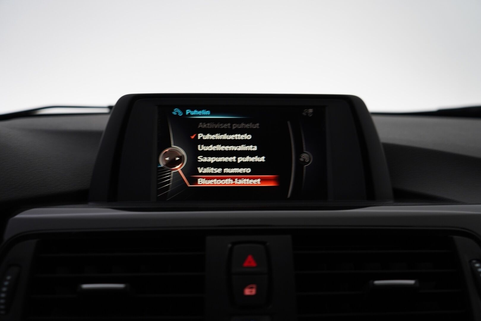 BMW 320 2015 F30 Sedan 320d TwinPower Turbo A xSport Edition * Koukku / Vakkari / Bluetooth / Penkinlämmittimet / Lohko * - Suomi-auto / Juuri katsastettu / Kahdet OEM vanteet / Viimeisin huolto 184tkm