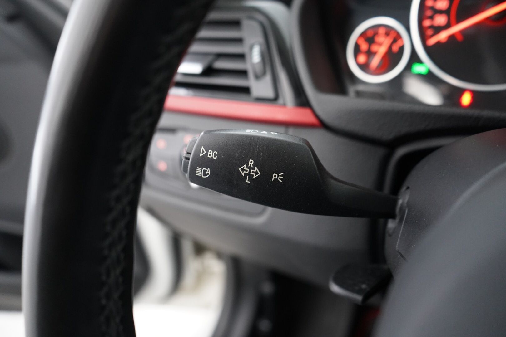 BMW 320 2015 F30 Sedan 320d TwinPower Turbo A xSport Edition * Koukku / Vakkari / Bluetooth / Penkinlämmittimet / Lohko * - Suomi-auto / Juuri katsastettu / Kahdet OEM vanteet / Viimeisin huolto 184tkm